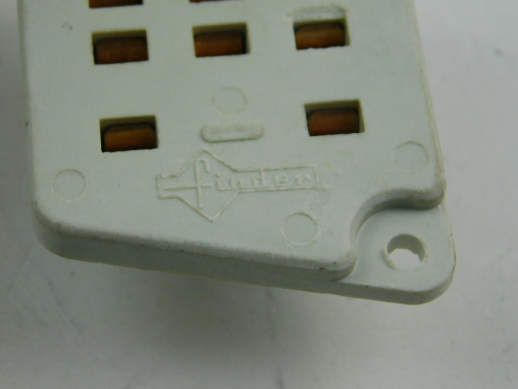 Finder 9031 Stecker    ** 80 Stück **