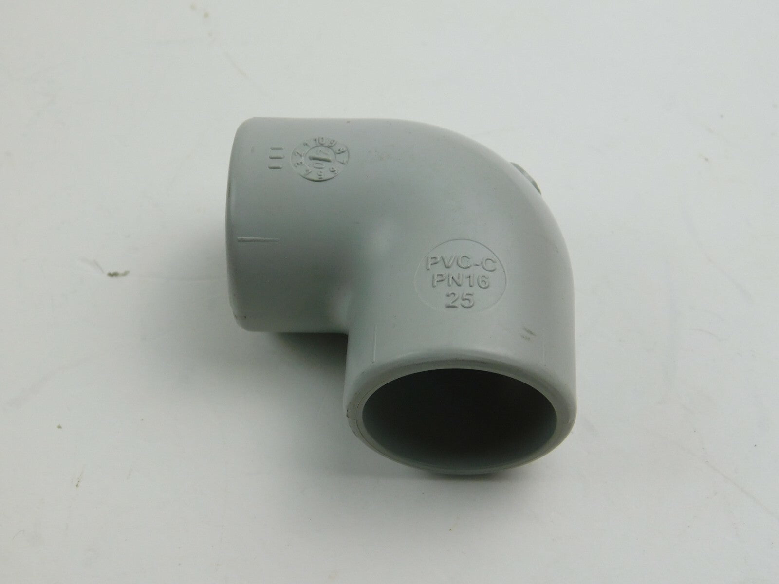 Georg Fischer Bogen 90° Muffe Egal T 90°Egal  PVC-C      ** Posten 19 Stück **