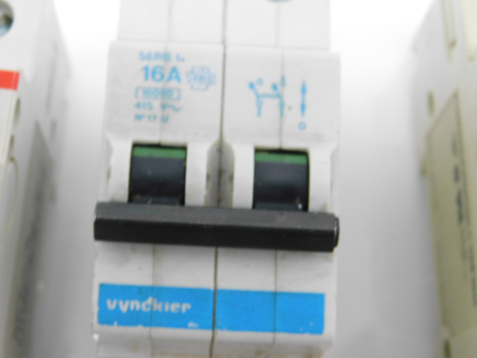 Posten Legrand 058 28 ABB S202 P K 6 A Moeller FAZ L10A Siemens 5SX2 Schneider