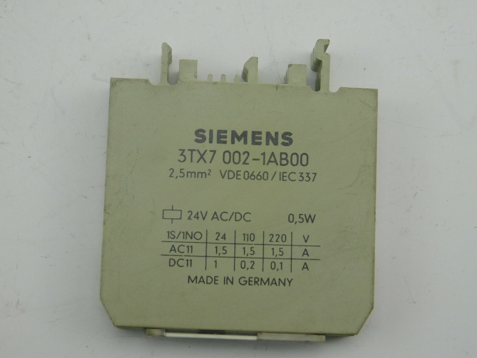 SIEMENS 3TX7 002-1AB00 2,5mm VDE 0660/ IEC 337 24V AC/DC ** 5 Stück **