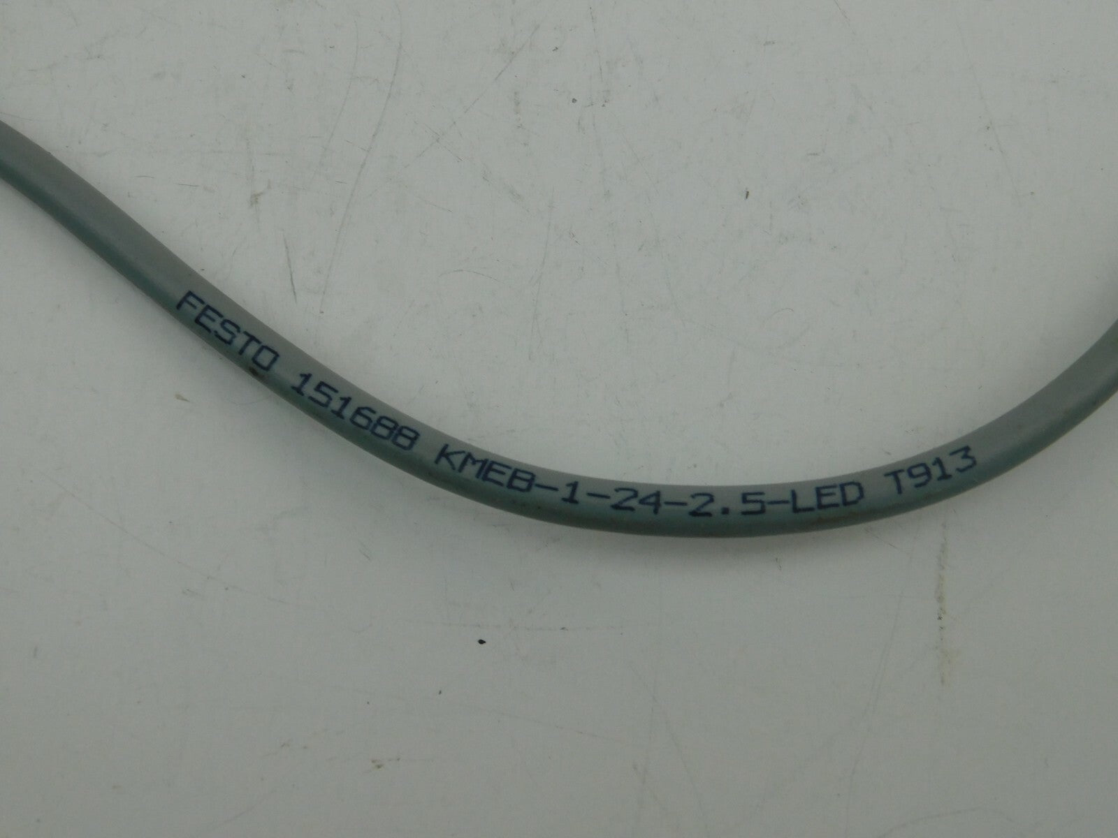 FESTO 151688 KMEB-1-24-2.5LED T913 FESTO MHE4-M1H-3/2G 1/4 525186 TN02