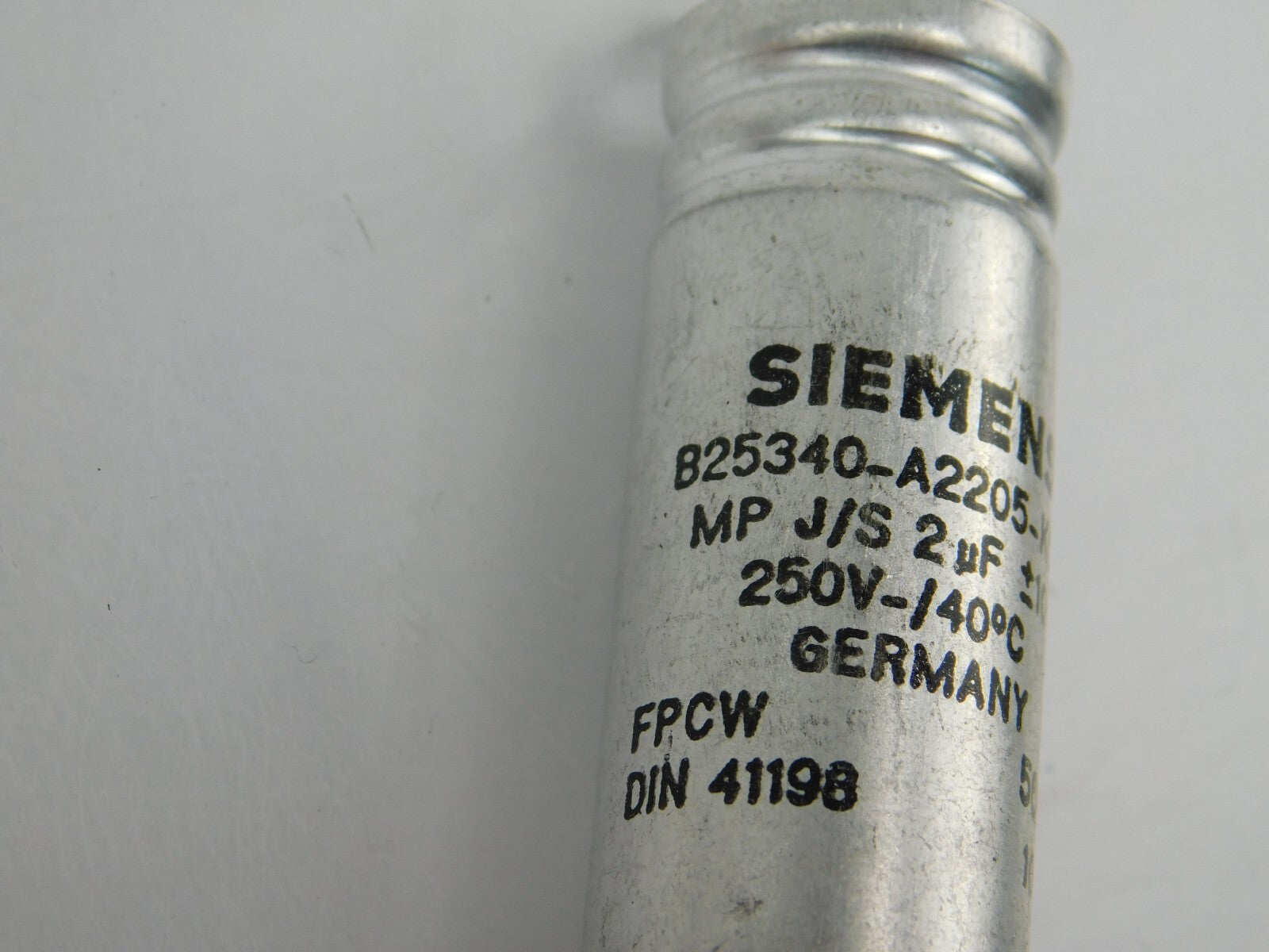 Siemens B25340-A2205-K000 MPJ/S 2µF+-10% 2500V-/40°c ** 14 Stück**