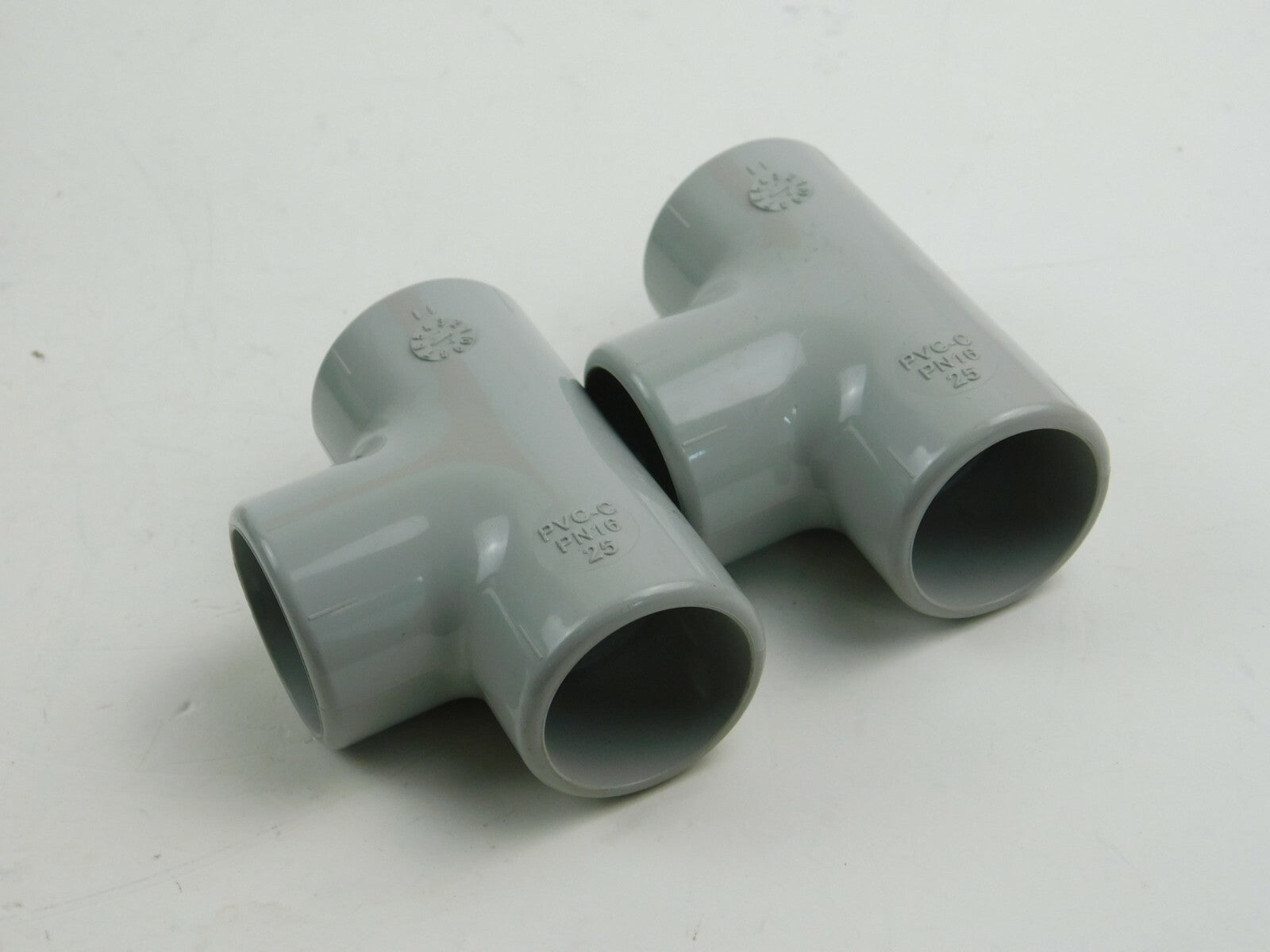 Georg Fischer Bogen 90° Muffe Egal T 90°Egal  PVC-C      ** Posten 19 Stück **