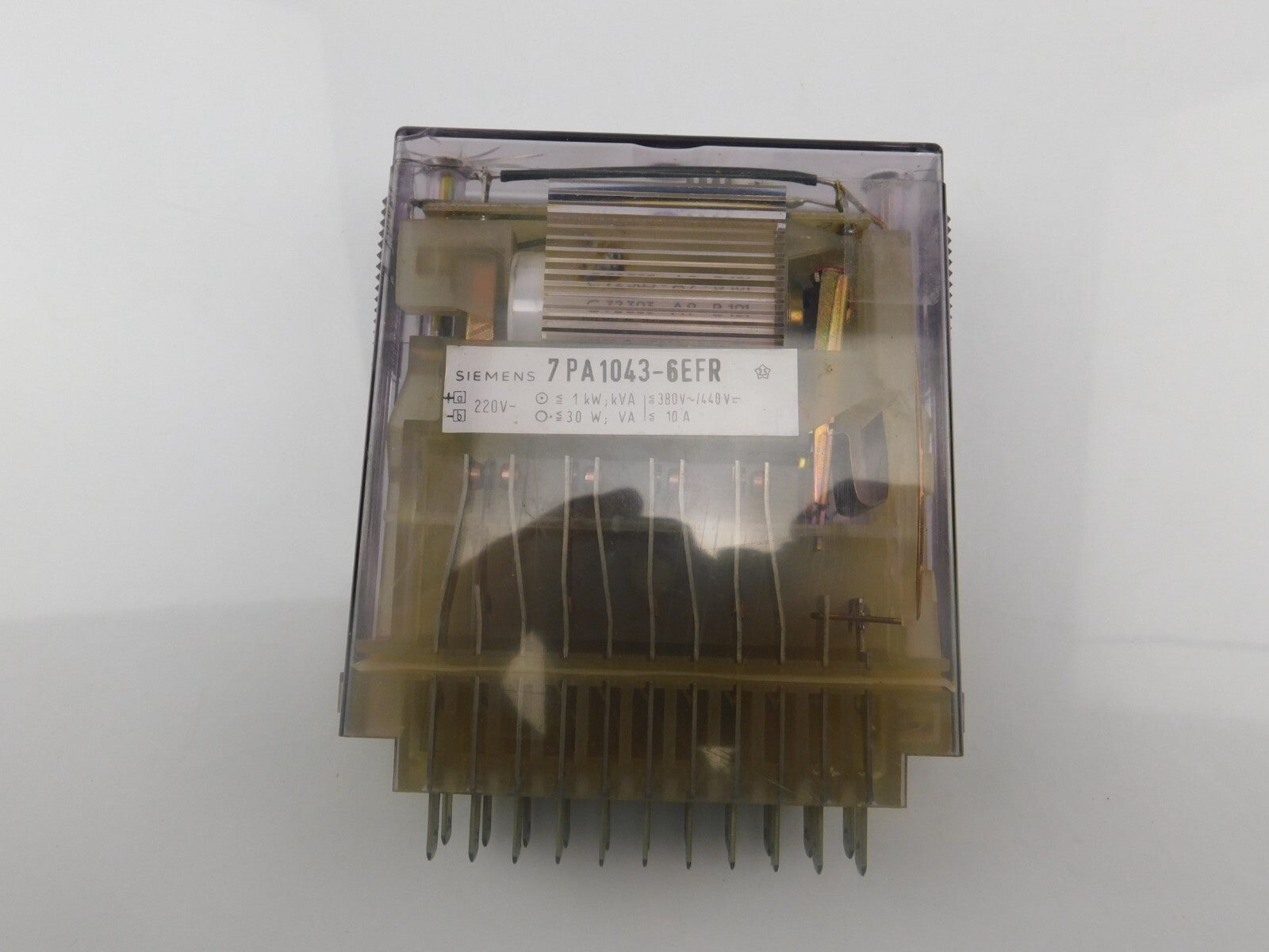 SIEMENS 7PA 1043-6EFR 1KW 380V~ 10A 220V~