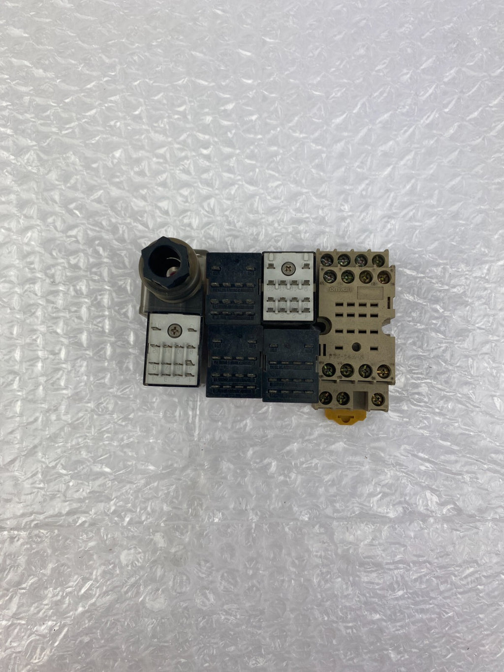 POSTEN...OMRON PYF-14A-N+MY4IN +FINDER 55.34.9.024.0040+...