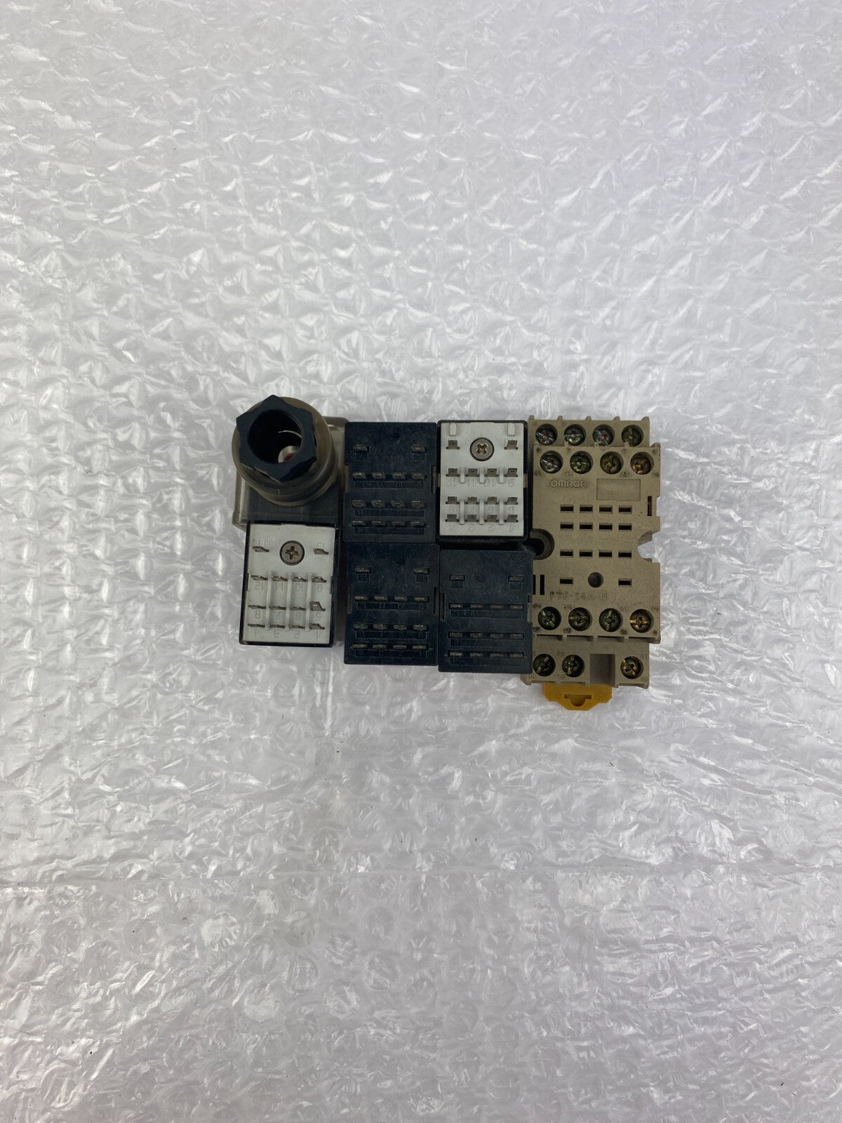 POSTEN...OMRON PYF-14A-N+MY4IN +FINDER 55.34.9.024.0040+...