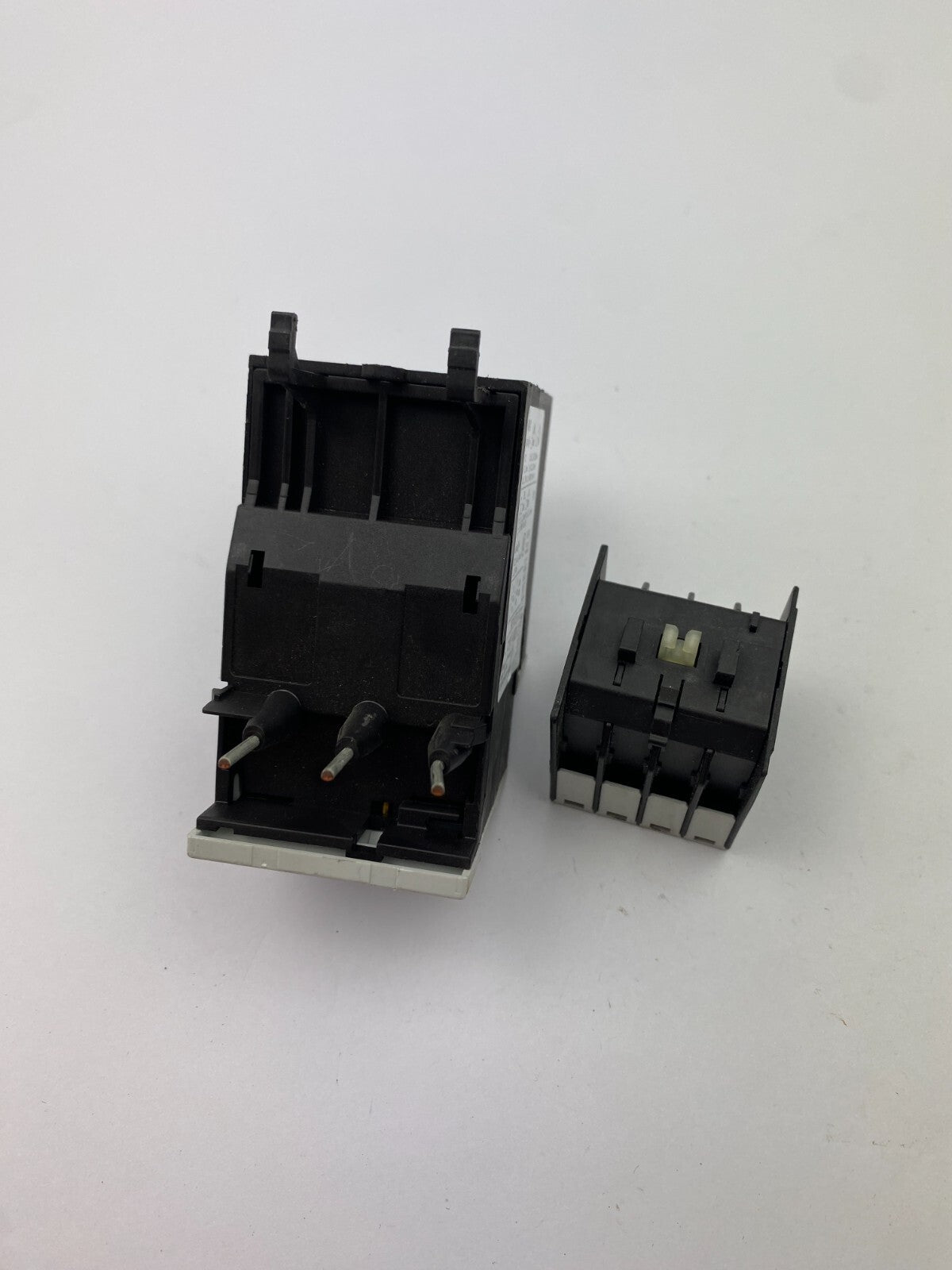 POSTEN....SIEMENS SIRIUS 3RU1126-4BB0 + 3RH1911-2FB11