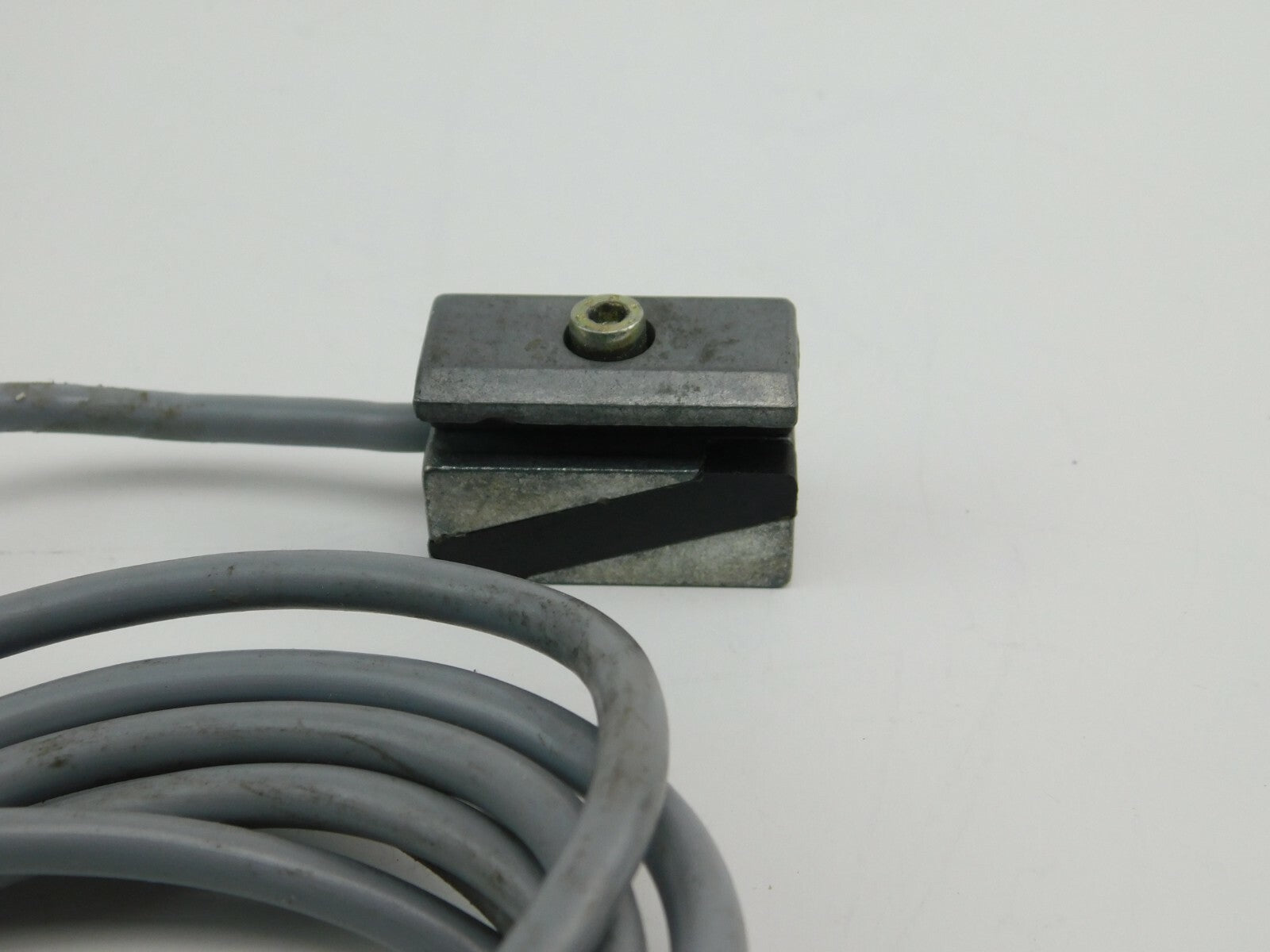 FESTO Näherungsschalter  SEMO-1-LED-24-K5 14004 2A ,24V 40W  **  2 Stück **