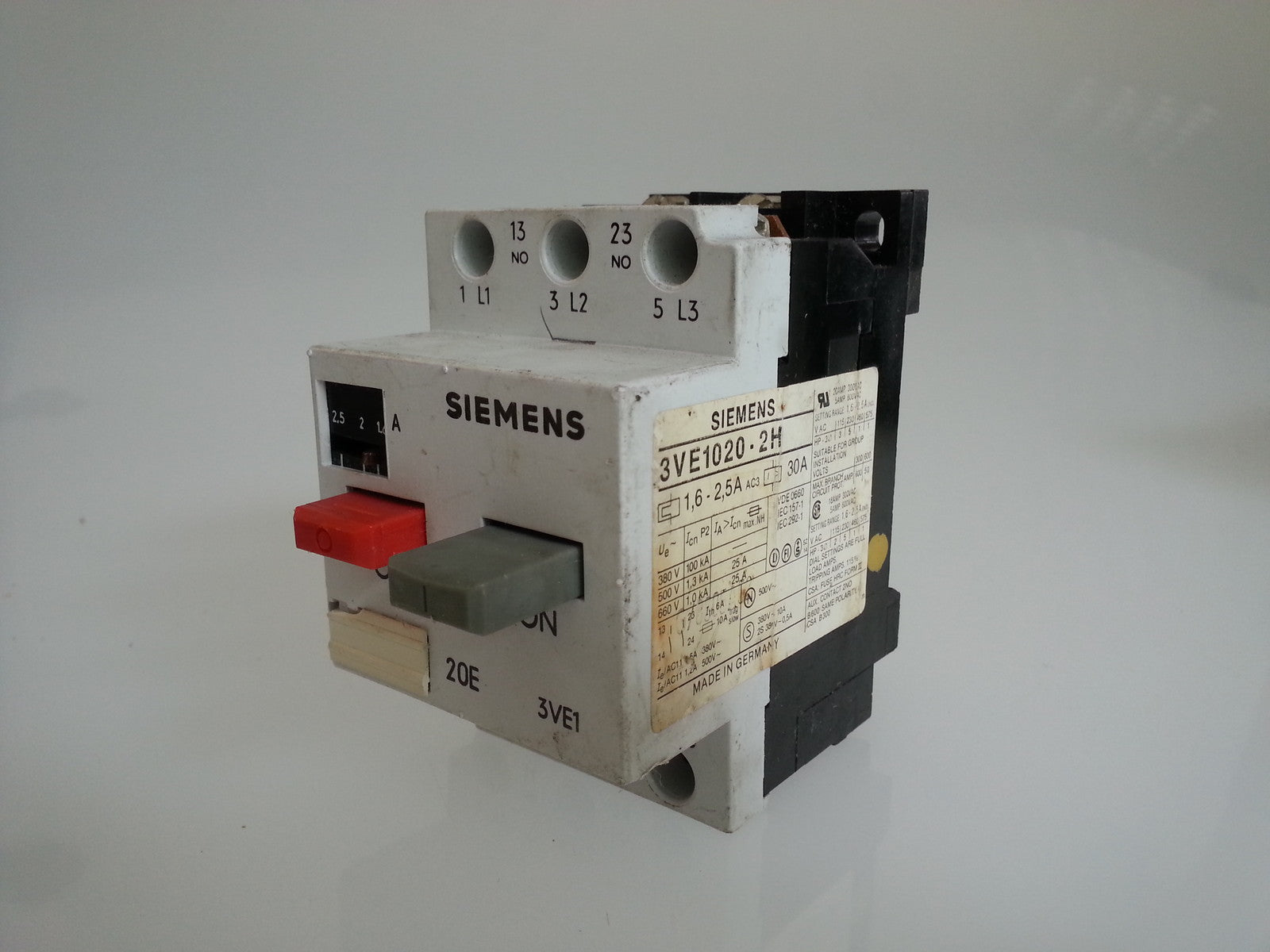 Posten SIEMENS 3VE1020-2H x3 ; 3VE1010-2E ; 3VE1010-2F; 3VE1010-2H 