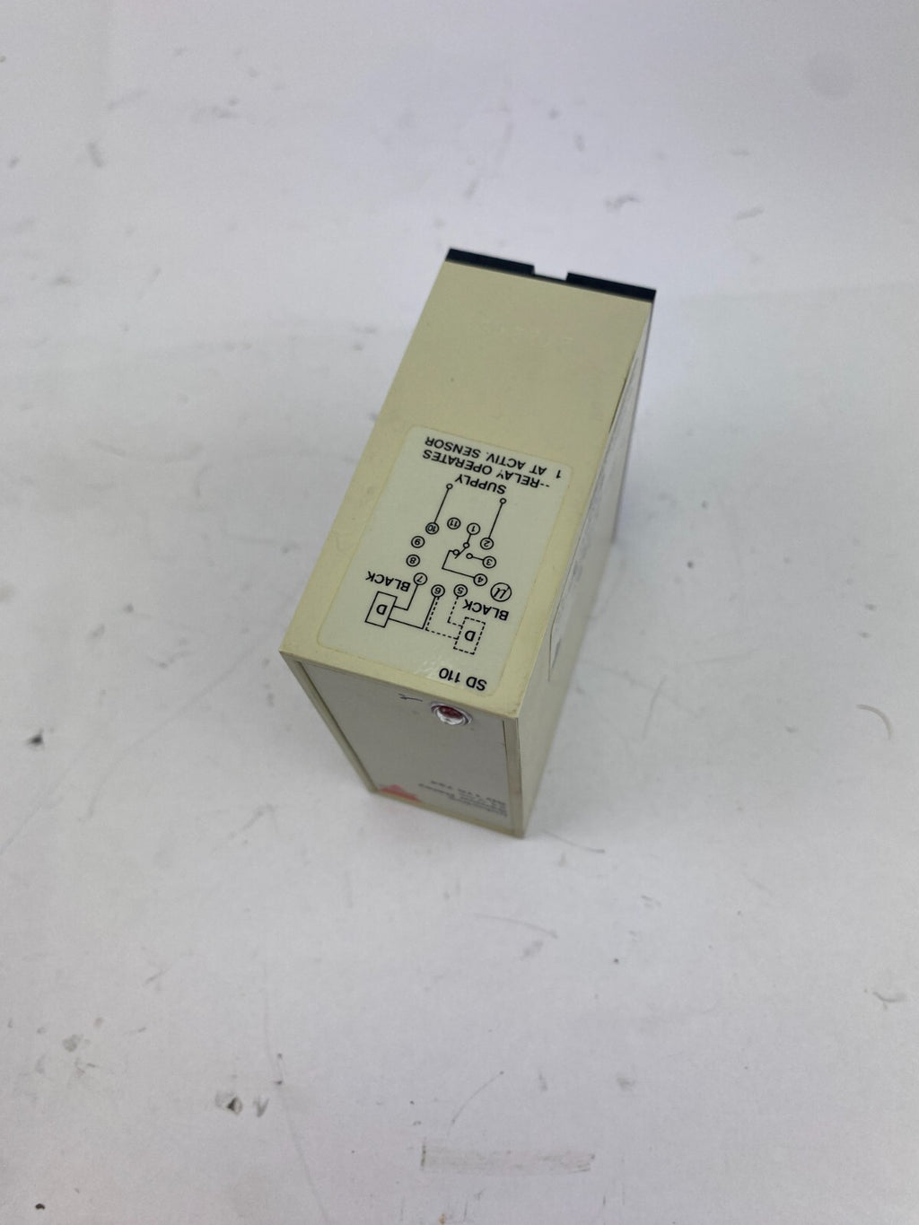 CARLO GAVAZZI Inductive Sensor Relay 24 V SD 110 724