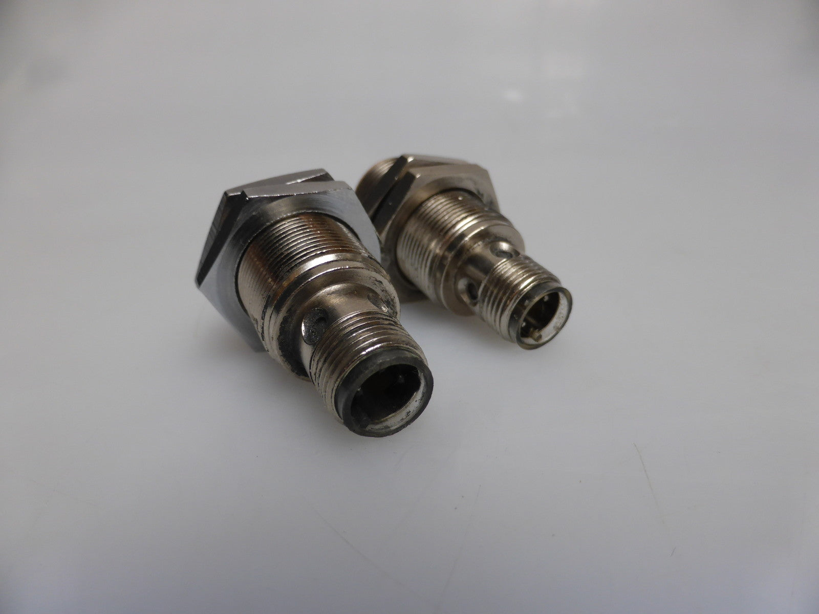 Contrinex Induktiver Näherungsschalter DW-AS-603 M18-120