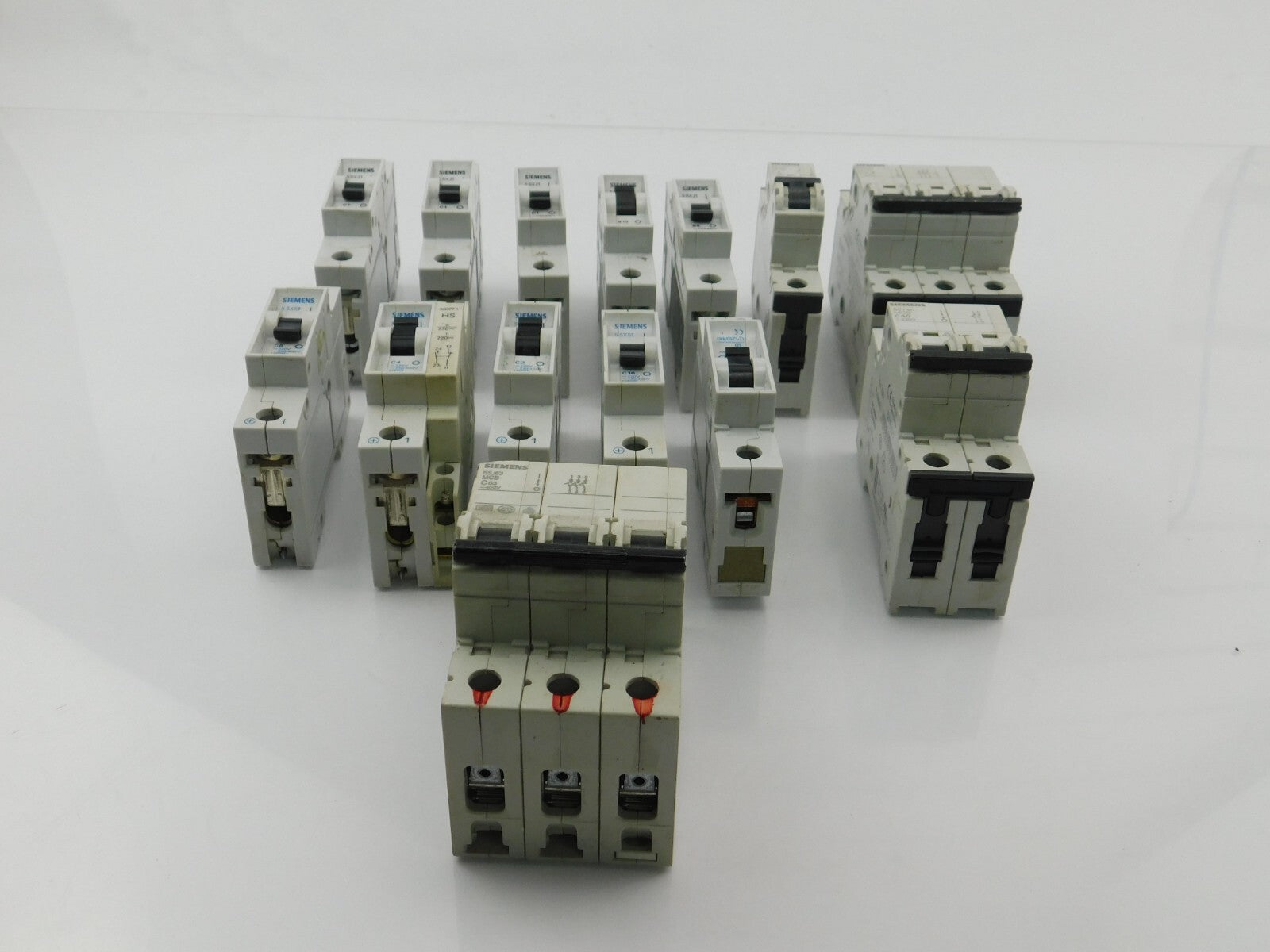 SIEMENS 5SJ63 MCB C63+ 5SX21 C1+ 5SY45 MCB C10 ...... zusammen