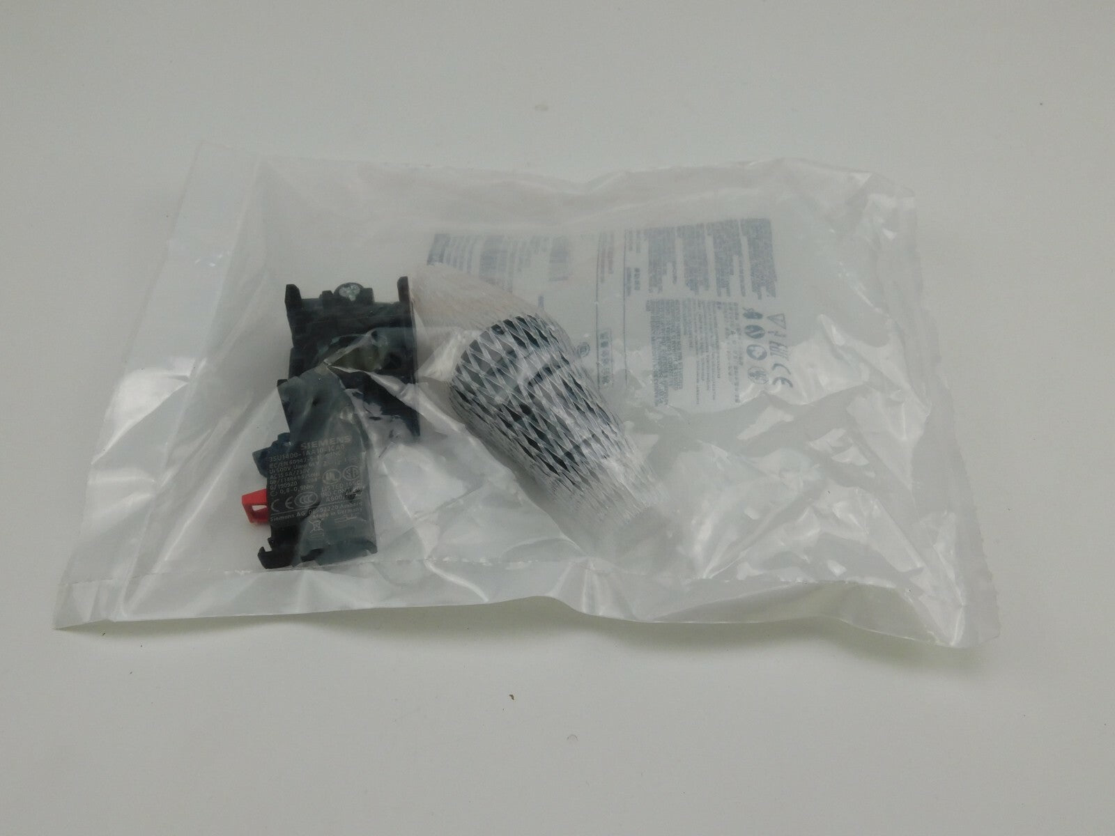 SIEMENS Drucktaster 3SU100-0AB20-1CA0 Red ** 3 Stück **