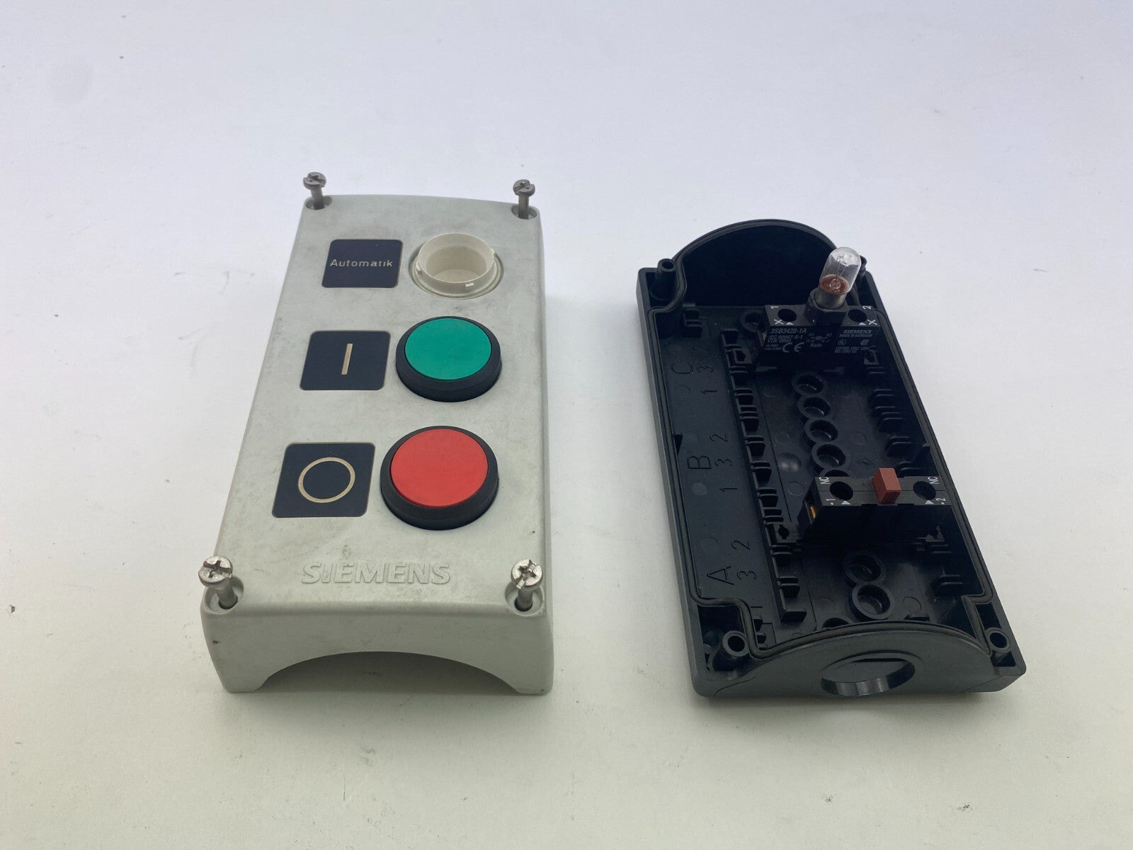 SIEMENS ENCLOSURE TYPE 1,3,4,4X,12+SIEMENS 3SB3420-1A