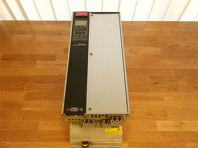 Danfoss Frequenzumrichter VLT 6000 HVAC VLT6016HT4C20STR3D0F00A00C00 Inverter