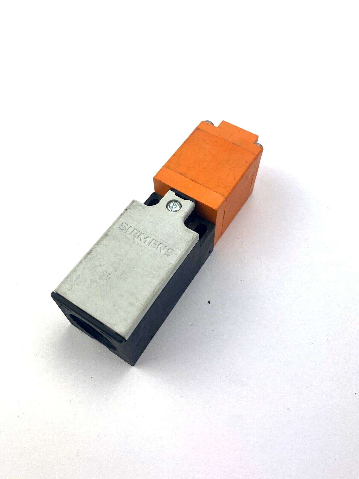 SIEMENS 3SE3 200-0XX04