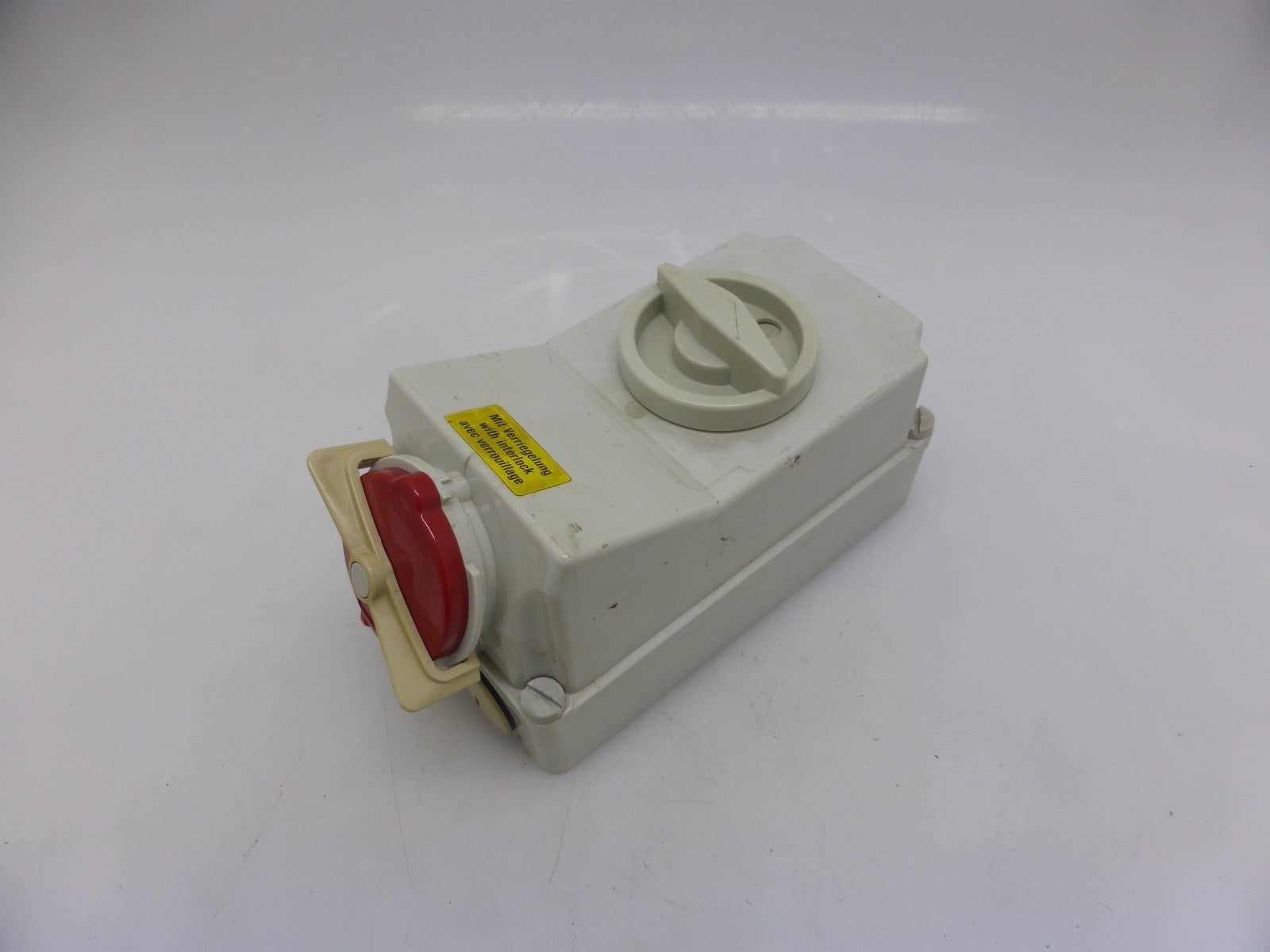 CEE form 16A-6h 380V~3P