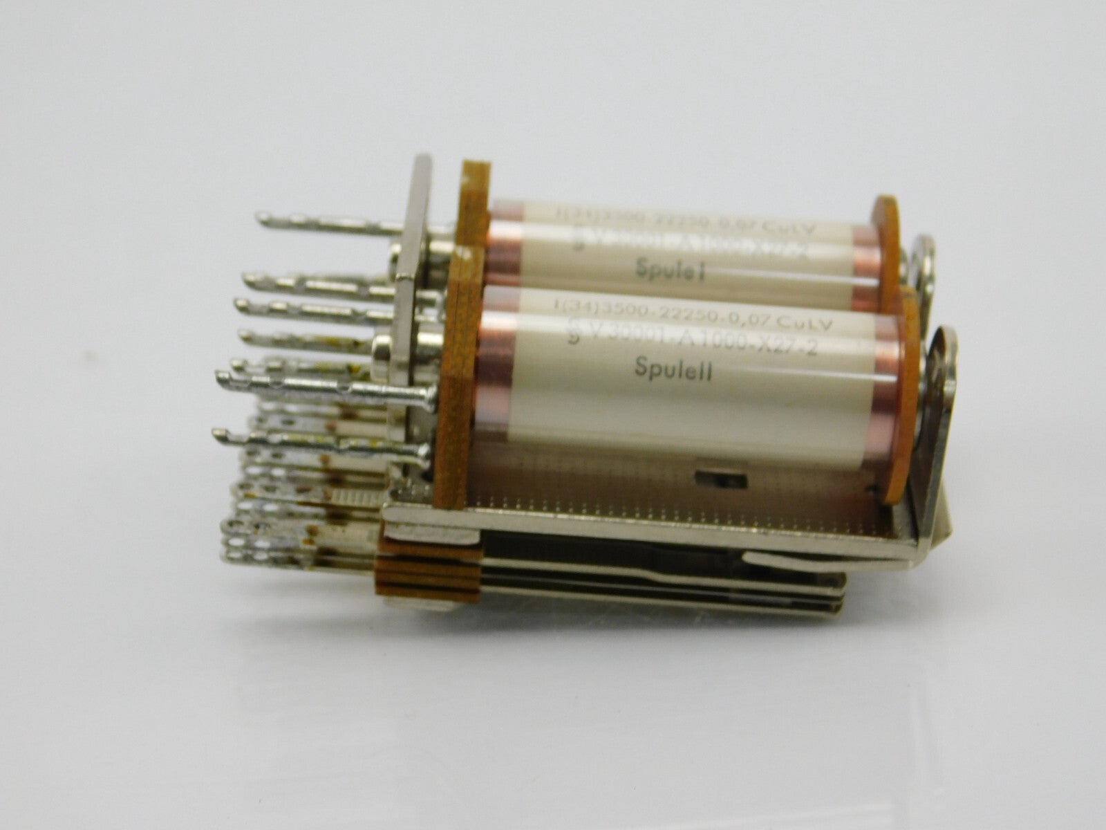 Siemens Relais V 30001-A 1000-X27-2 Spulell