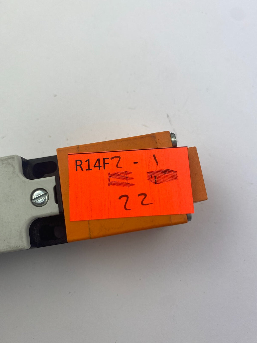 SIEMENS 3SE3 200-0XX04