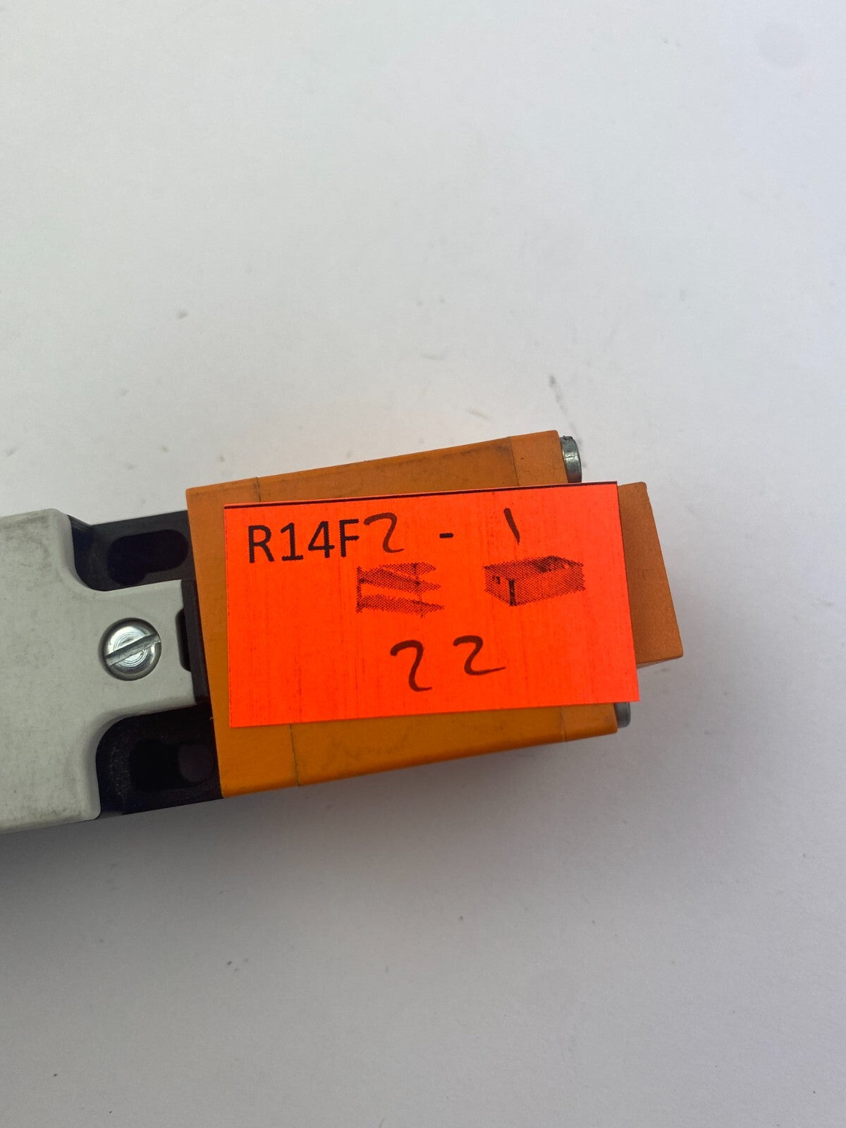 SIEMENS 3SE3 200-0XX04