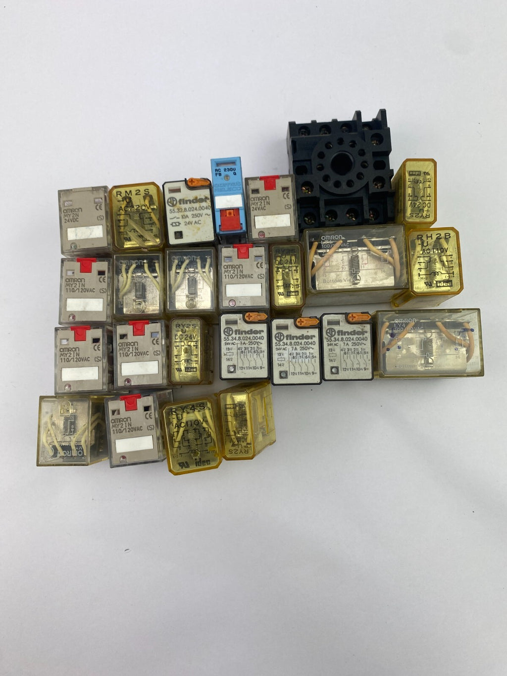 POSTEN...OMRON MY2N +LY4+MY2IN + idec RY2S+RM2S+ Finder 55.32.8.024.0040+...