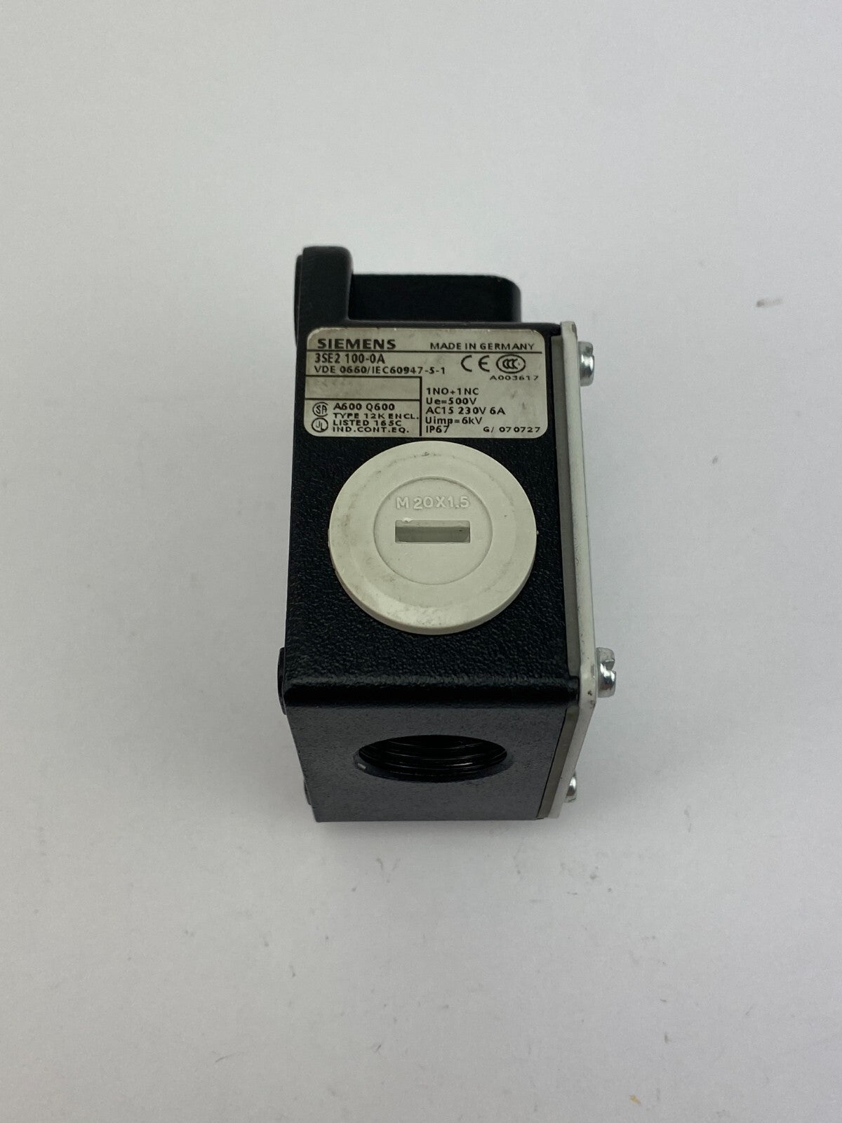 SIEMENS 3SE2 100-0A 500V AC15 230V 6A 6kV
