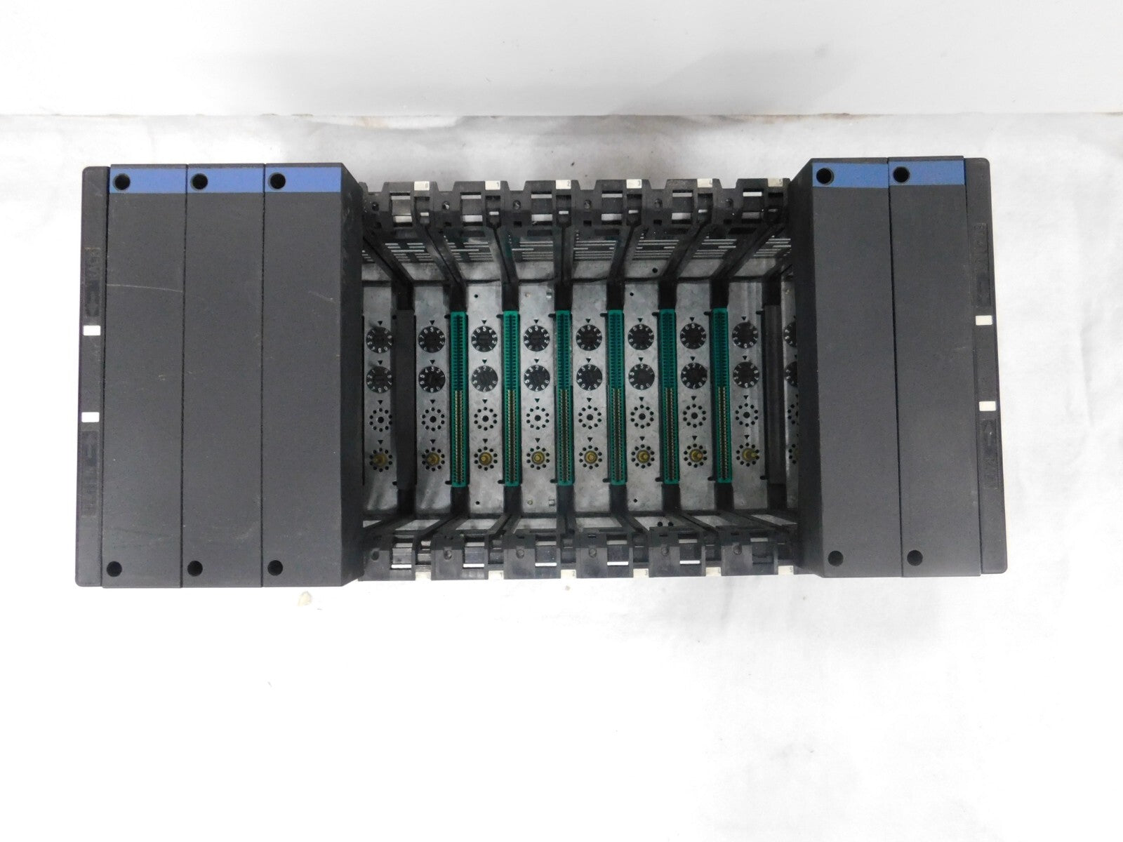 Aeg Schneider Automation TSXRKS8 STD RACK 8 POS SIMPL BUS