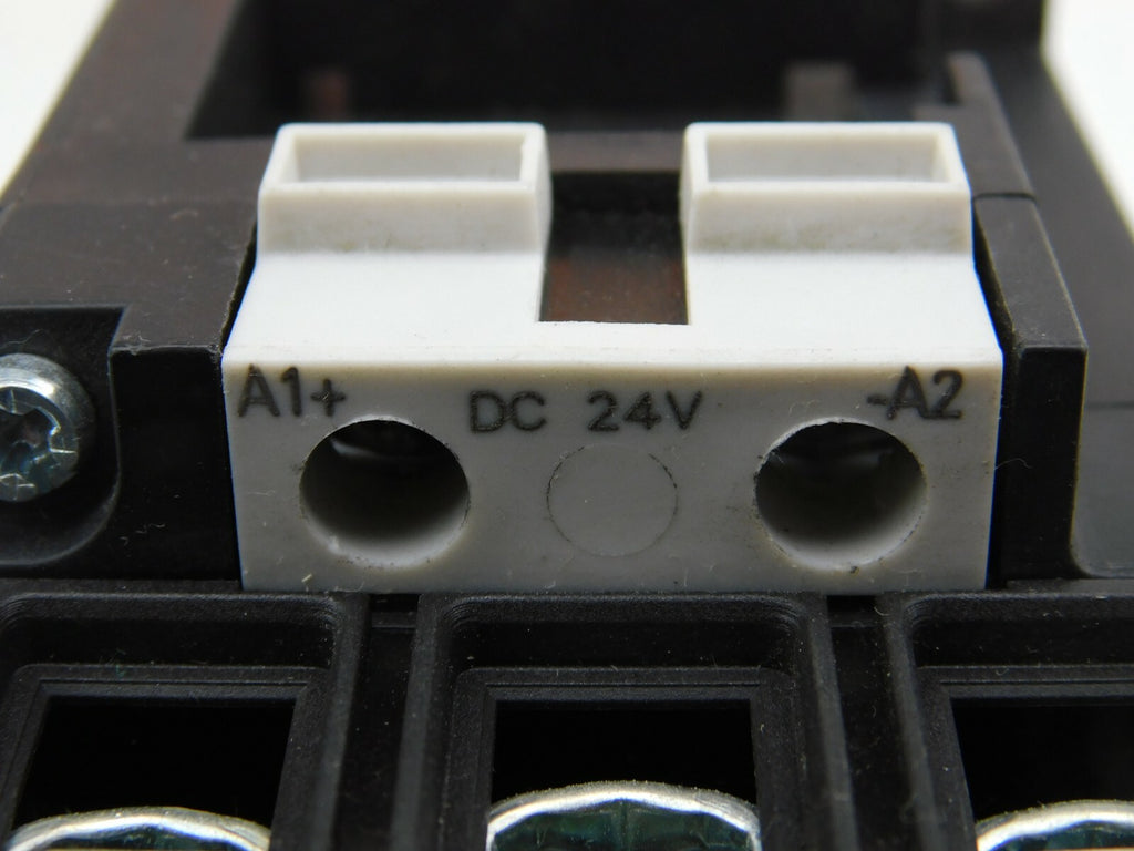 SIEMENS SIRIUS Schütz Leistungsschütz  3RT1038-1B...0  DC 24V