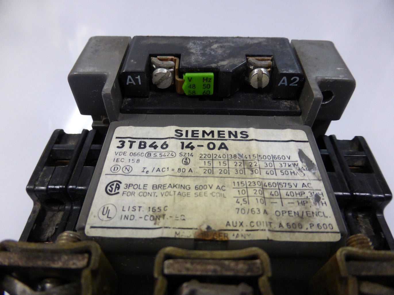 siemens 3TB46 14-0A   48 V 50 Hz