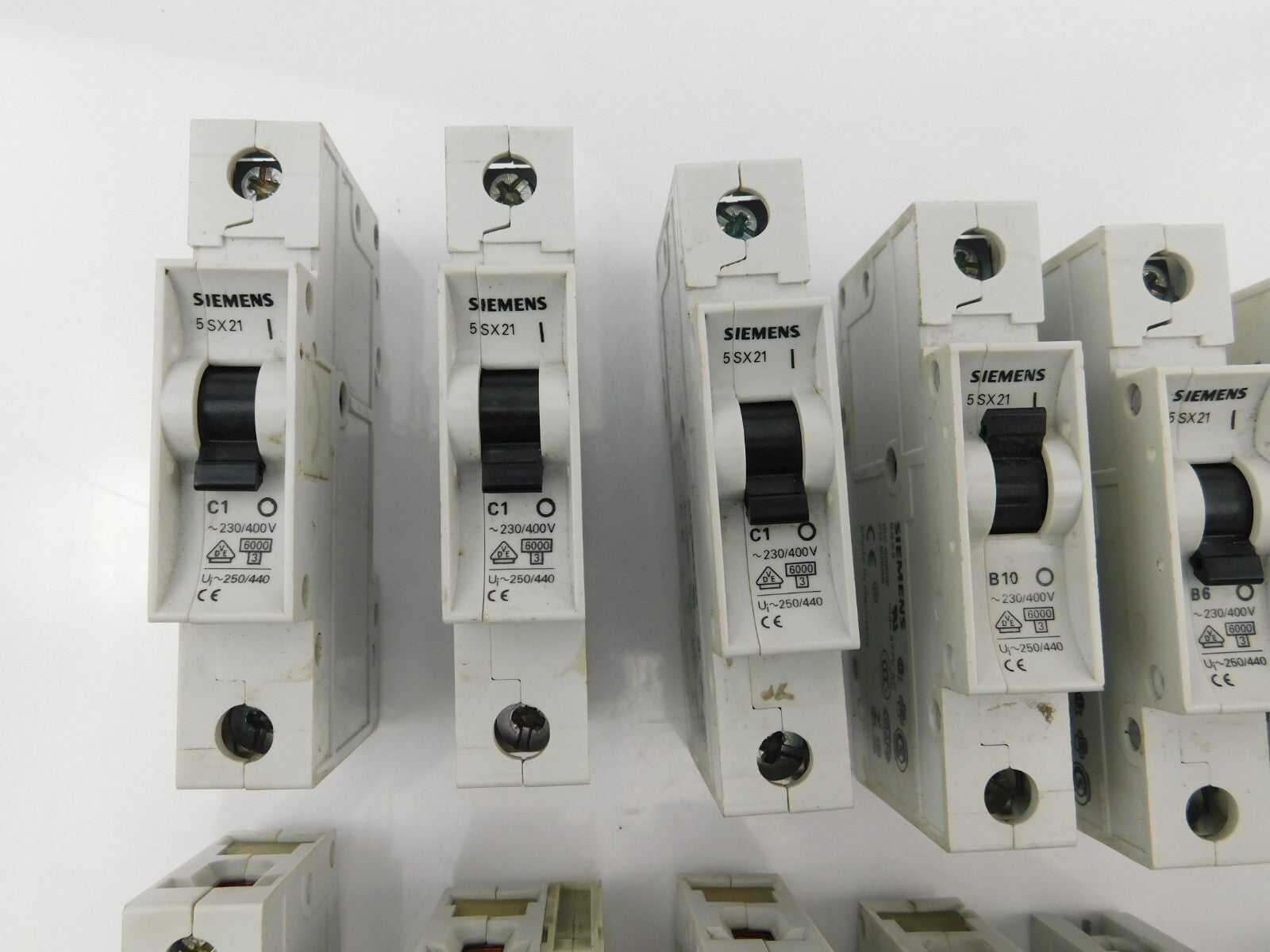 SIEMENS 5SJ63 MCB C63+ 5SX21 C1+ 5SY45 MCB C10 ...... zusammen