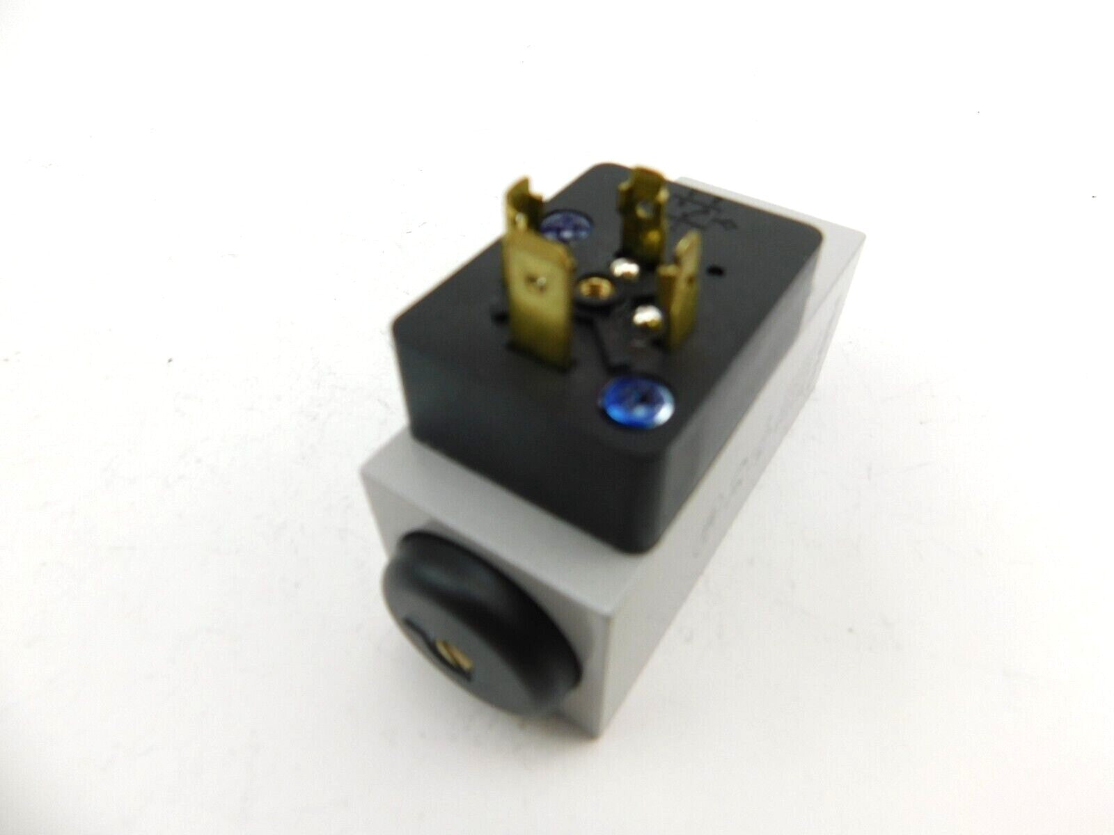 FESTO PEV-1/4-B-0D 175250 C943