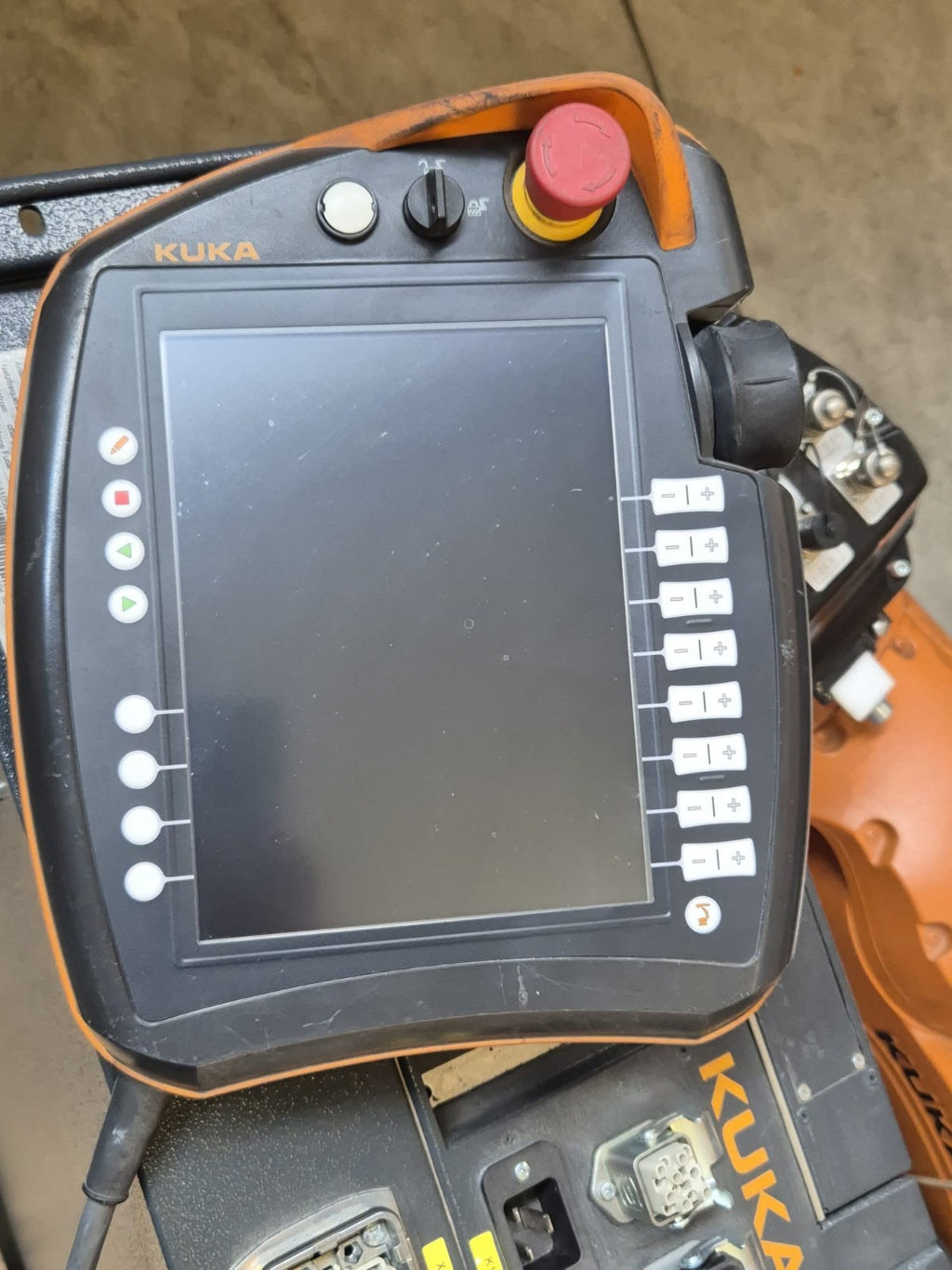 KUKA Roboter Komplett KR 10 R1100 sixx  VKR C4 compact Bedienpanel 00-216-801