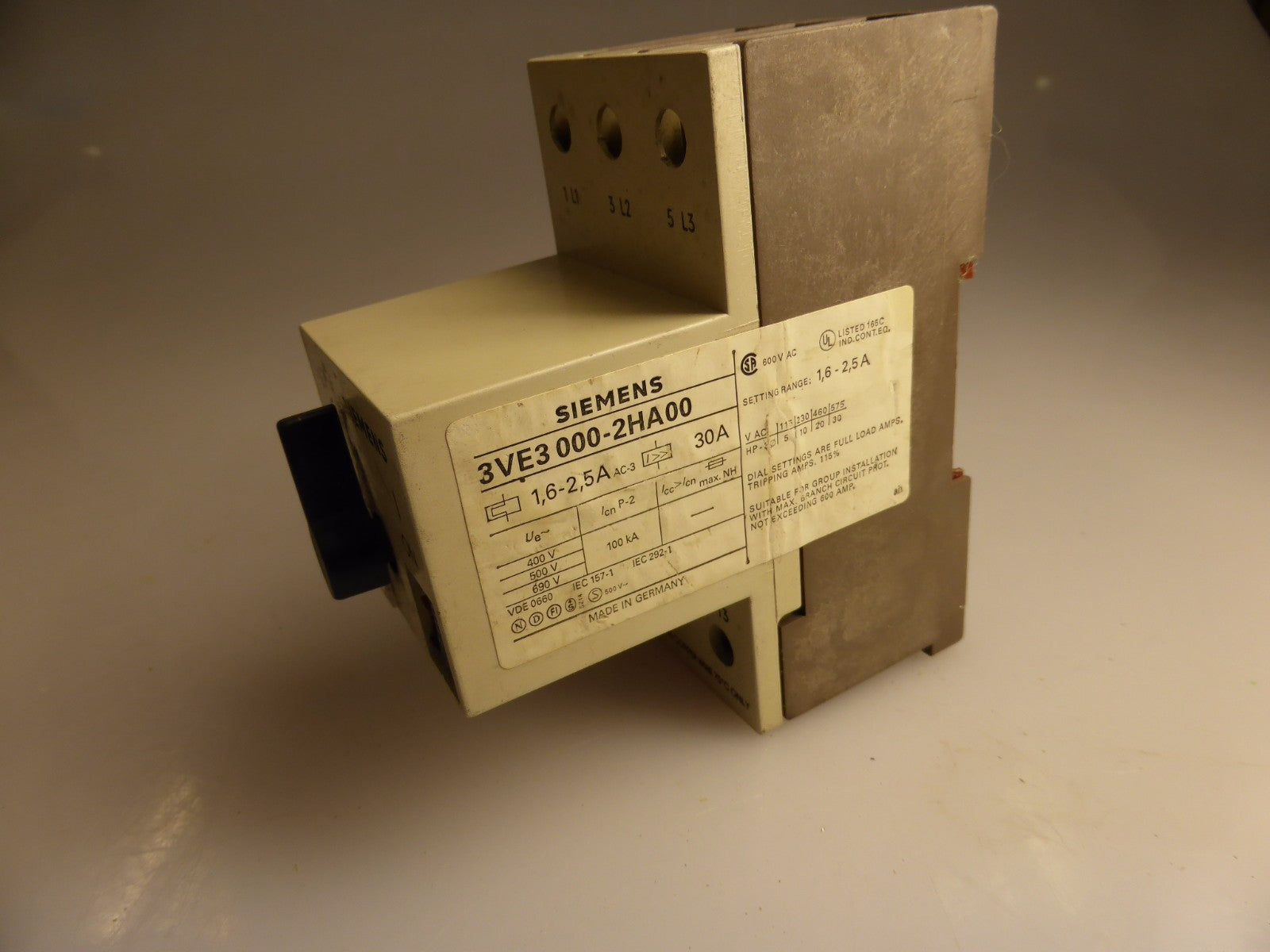 SIEMENS   3VE 3000-2HA00