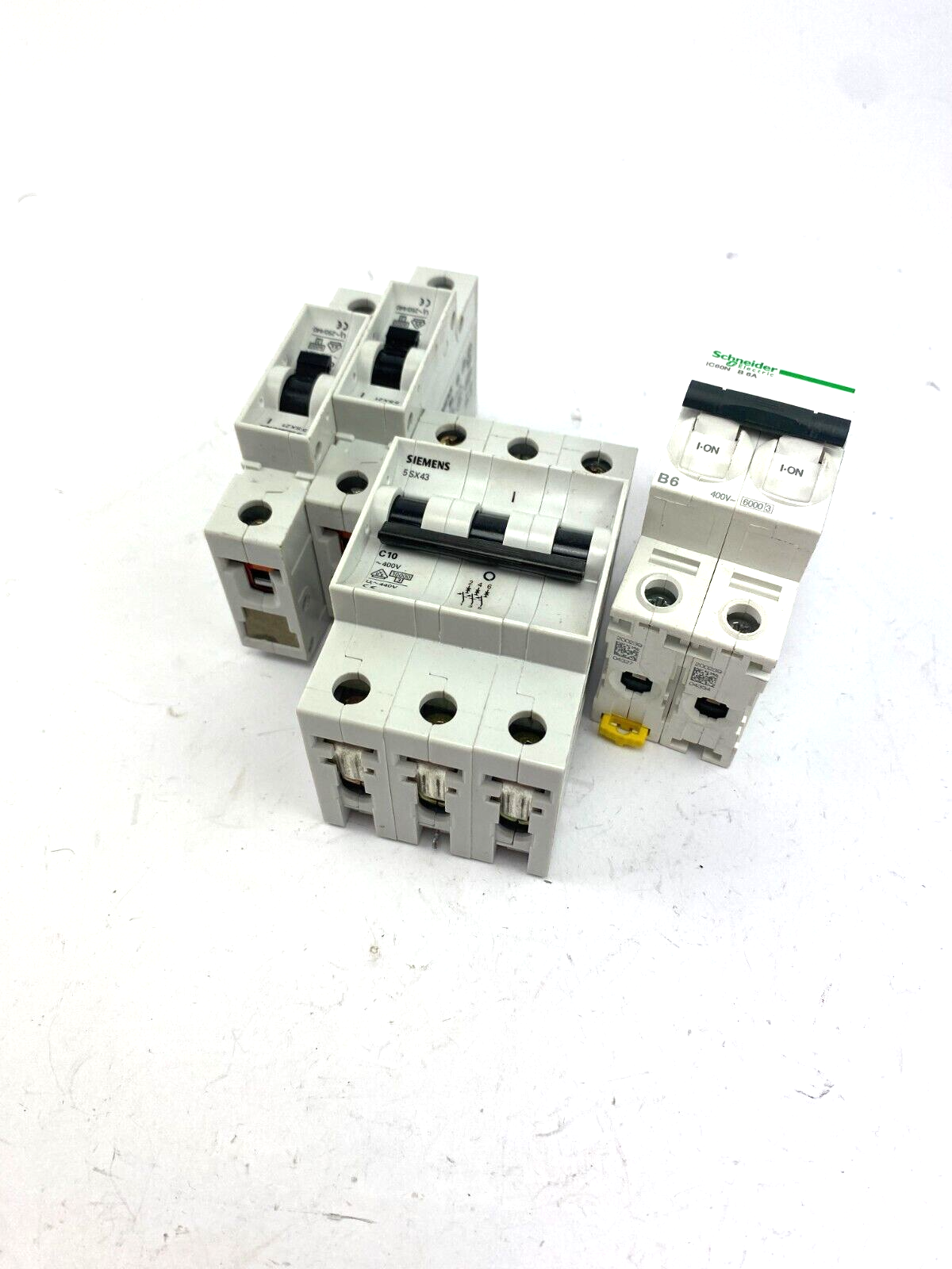 POSTEN..SIEMENS 5SX43 C10+5SX21 C4+5SX21C6+Schneider Electric iC60N B 6A B6