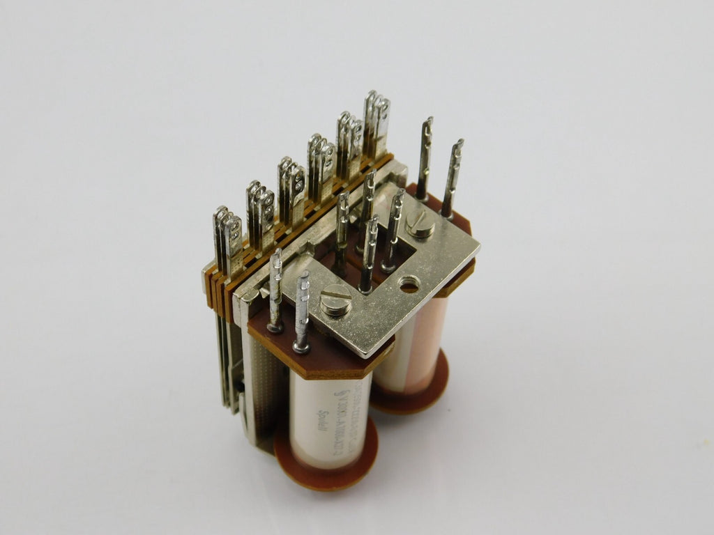 Siemens Relais V 30001-A 1000-X27-2 Spulell