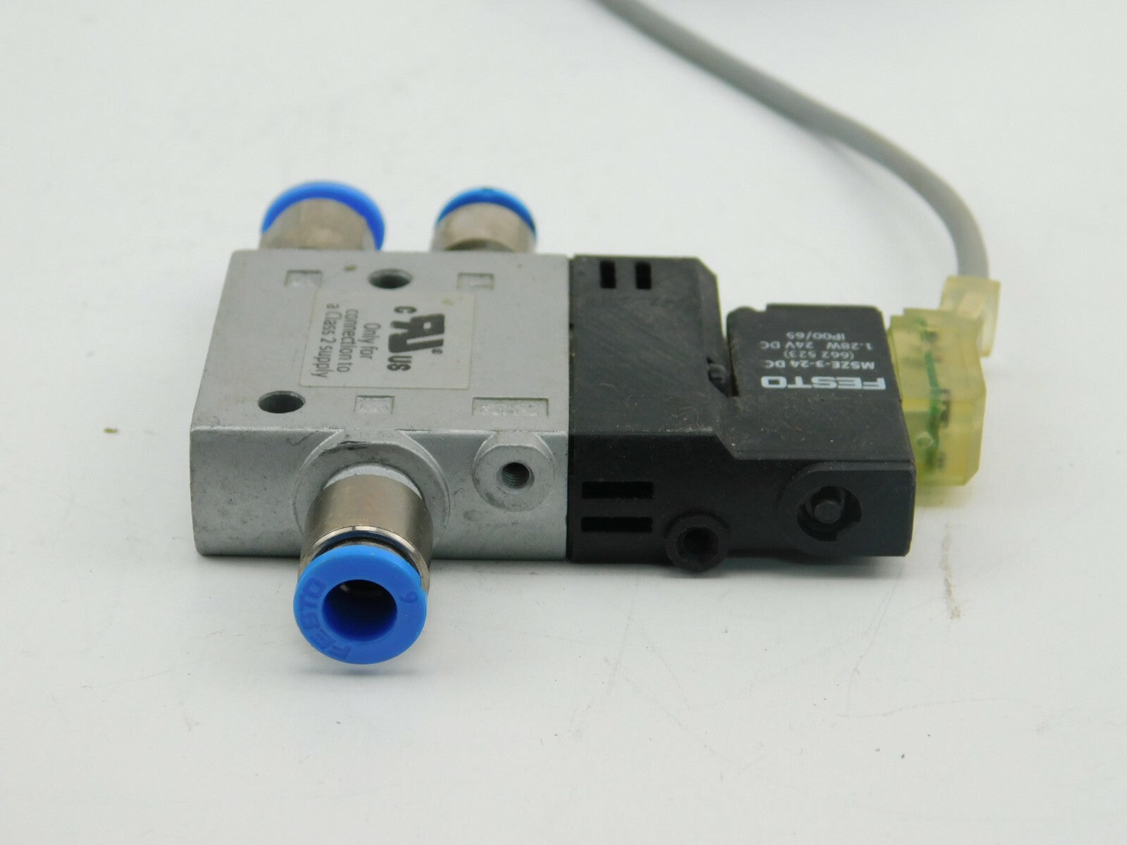 FESTO Magnetventil CPE14-M1BH 3GL-QS-6 196887 2,5 - 8Bar Ca. 1,5 Meter