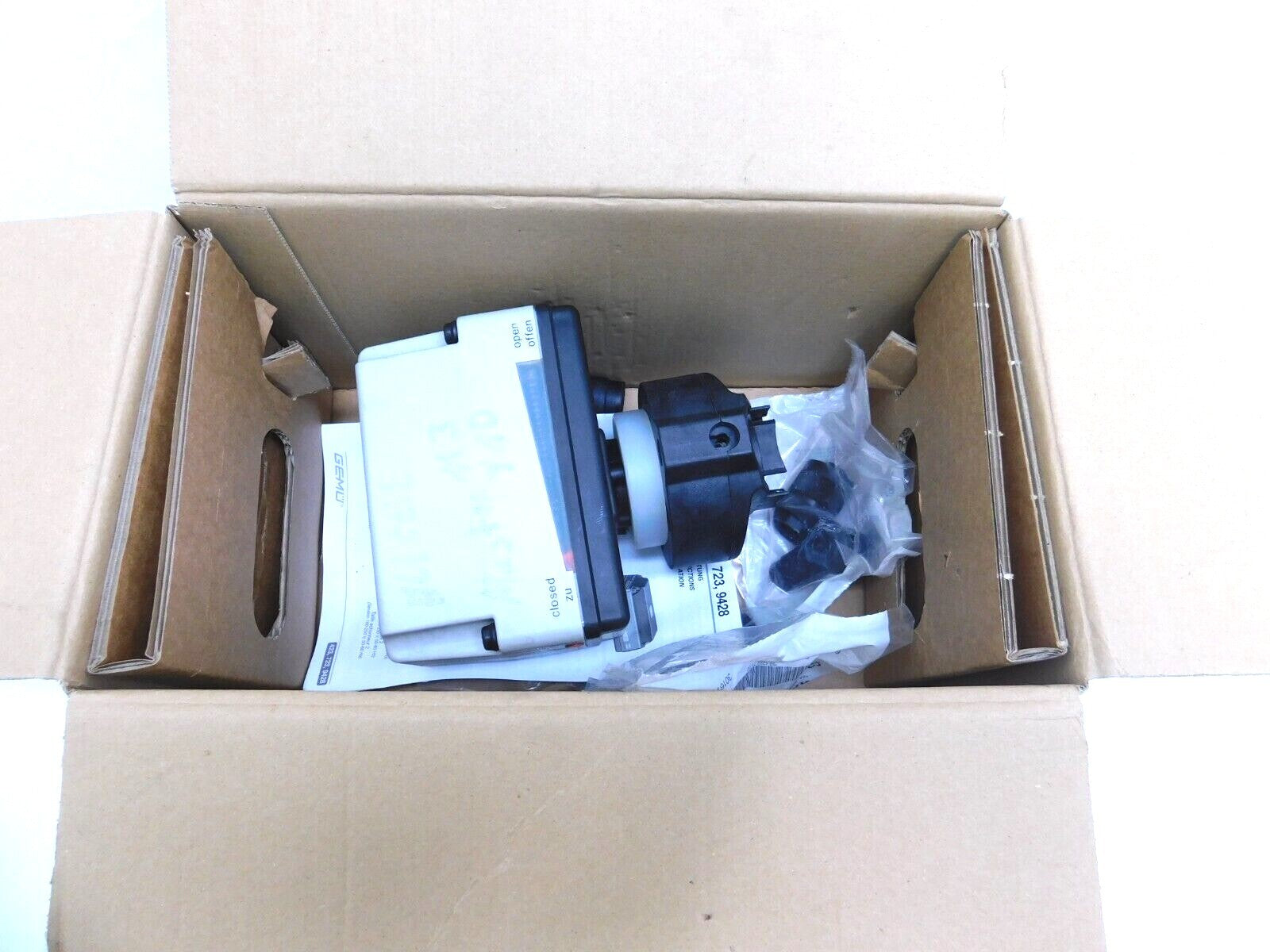 GEMÜ Schwenkantrieb Motorisch 99051763 9428000ZF05NS0904AE2015  A4RC