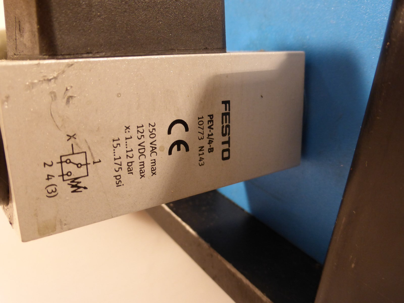 Festo Wartungseinheit LR-1/2-S-7-B usw...