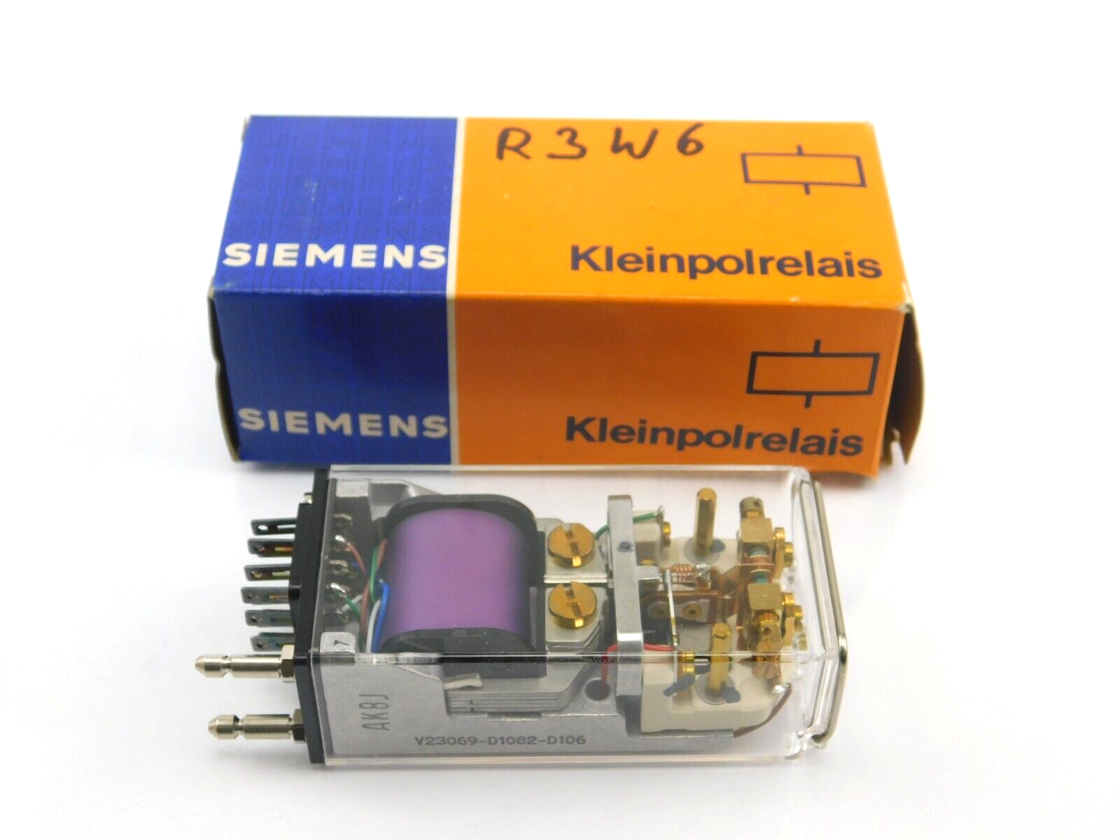 SIEMENS kleinpolrelais AK8J V23069-D1082-D106