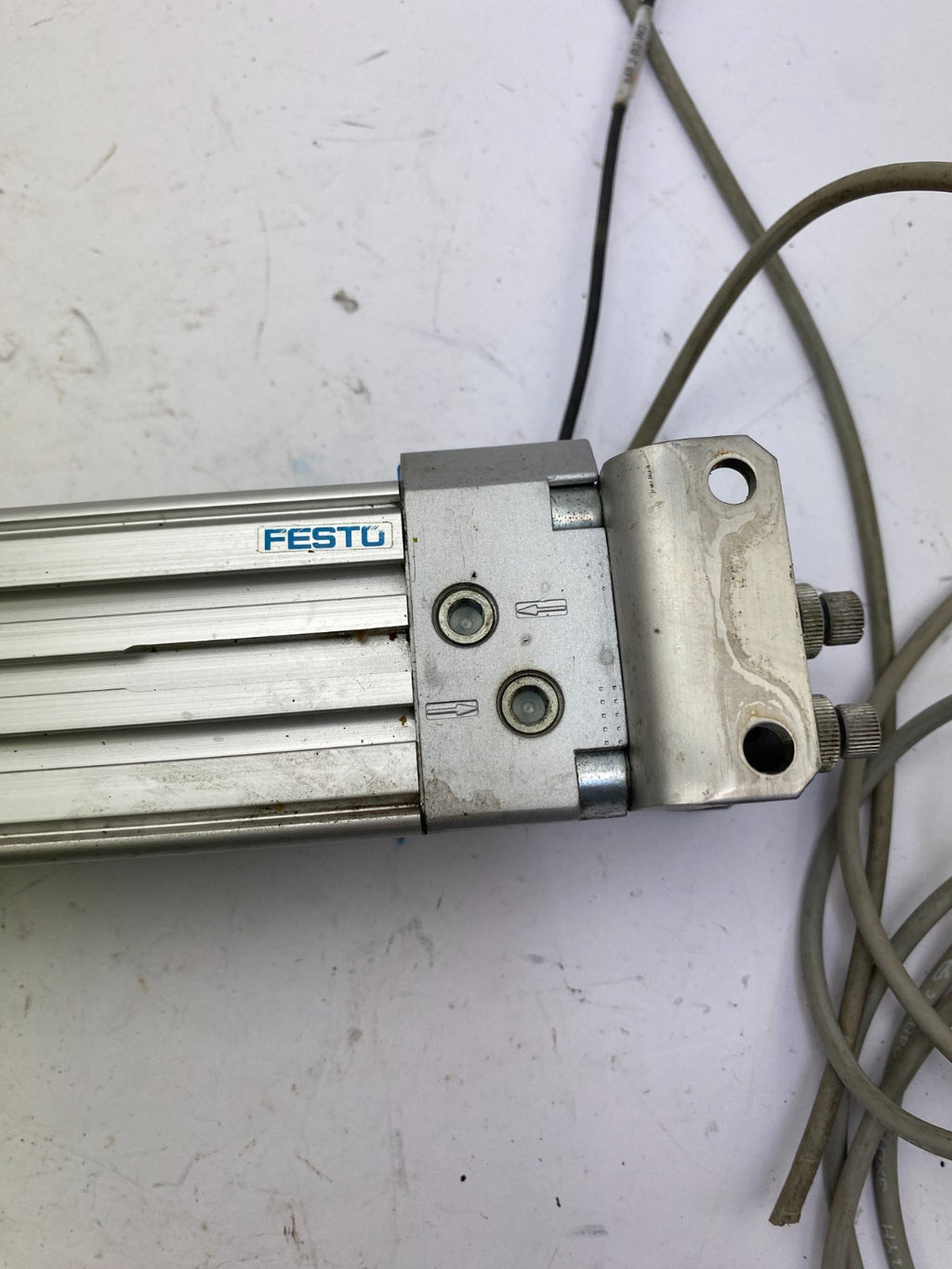 FESTO DGP-32-330-PPV-A-B
