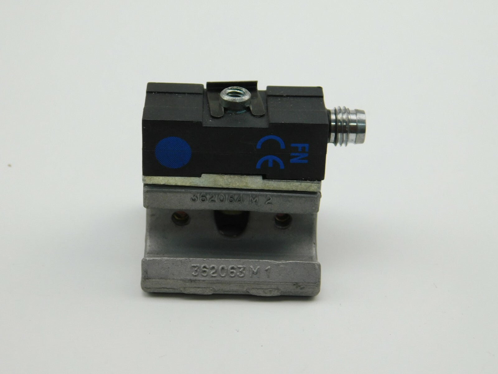 FESTO  Näherungsschalter SMTO-1-PS-S-LED-24 C 151 685 10...30 VDC  ** 2 Stück **