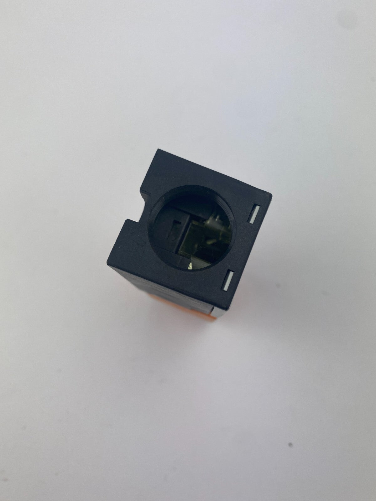 SIEMENS 3SE3 200-0XX04