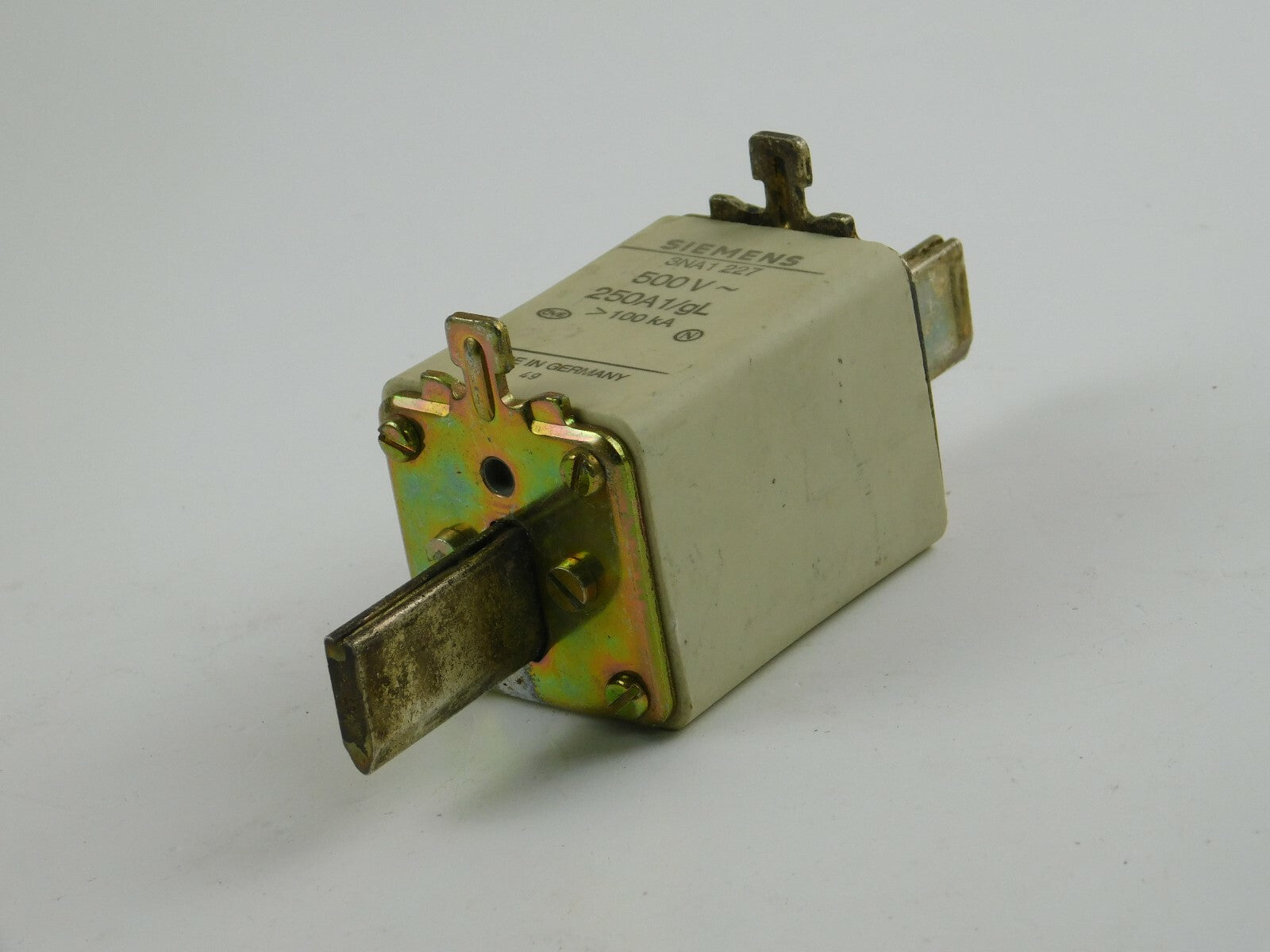 Siemens 3NA 1 227 500V 250A1   ** 6 Stück **
