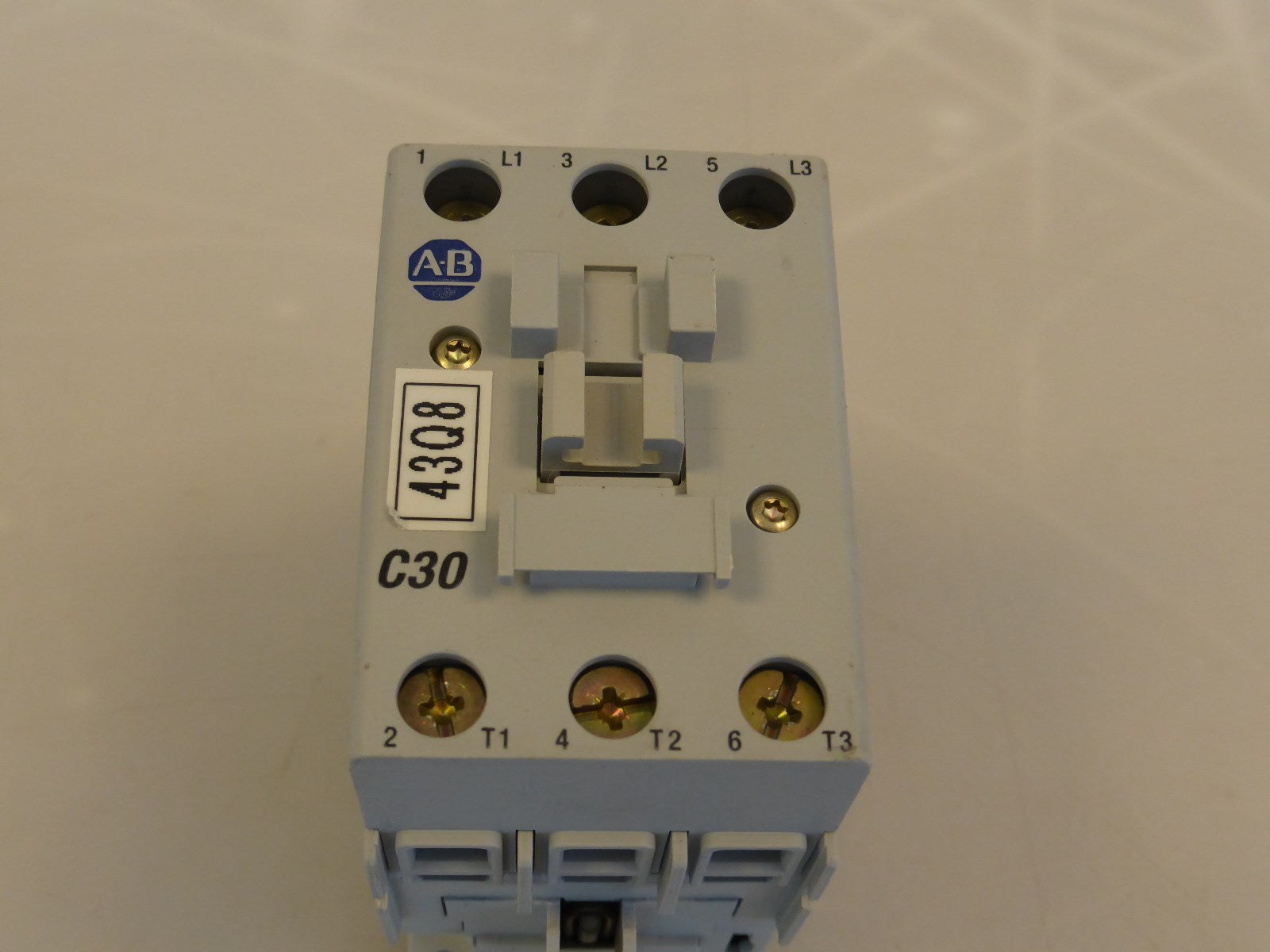 Allen Bradley 100-C30*00 B