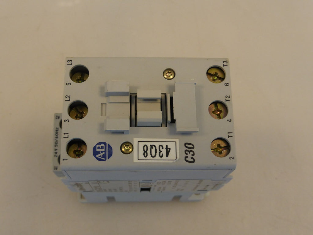 Allen Bradley 100-C30*00 B