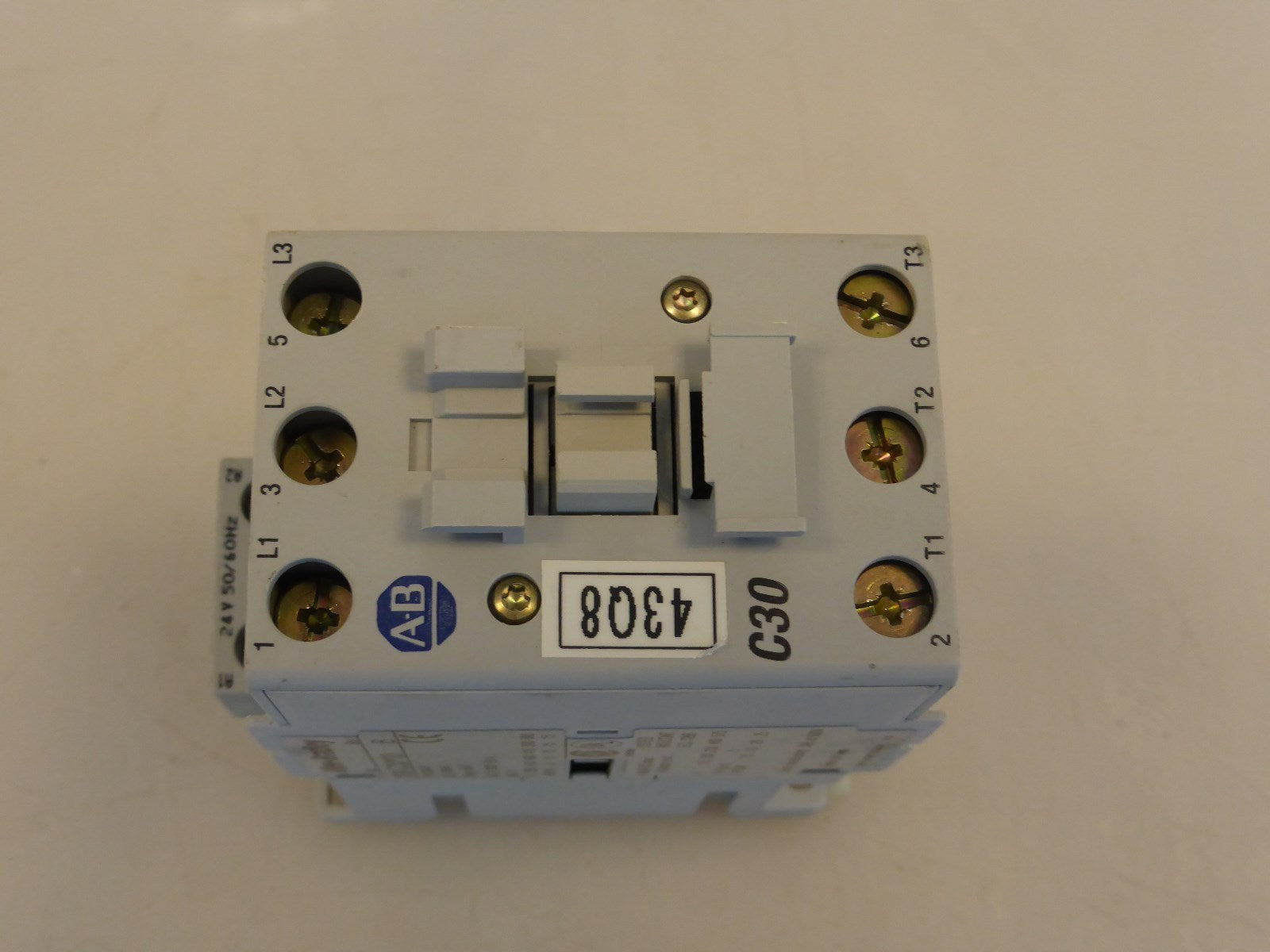 Allen Bradley 100-C30*00 B