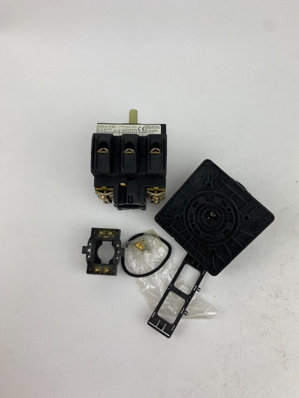 SIEMENS 3LD15 04-OTB51 63A/AC 690V