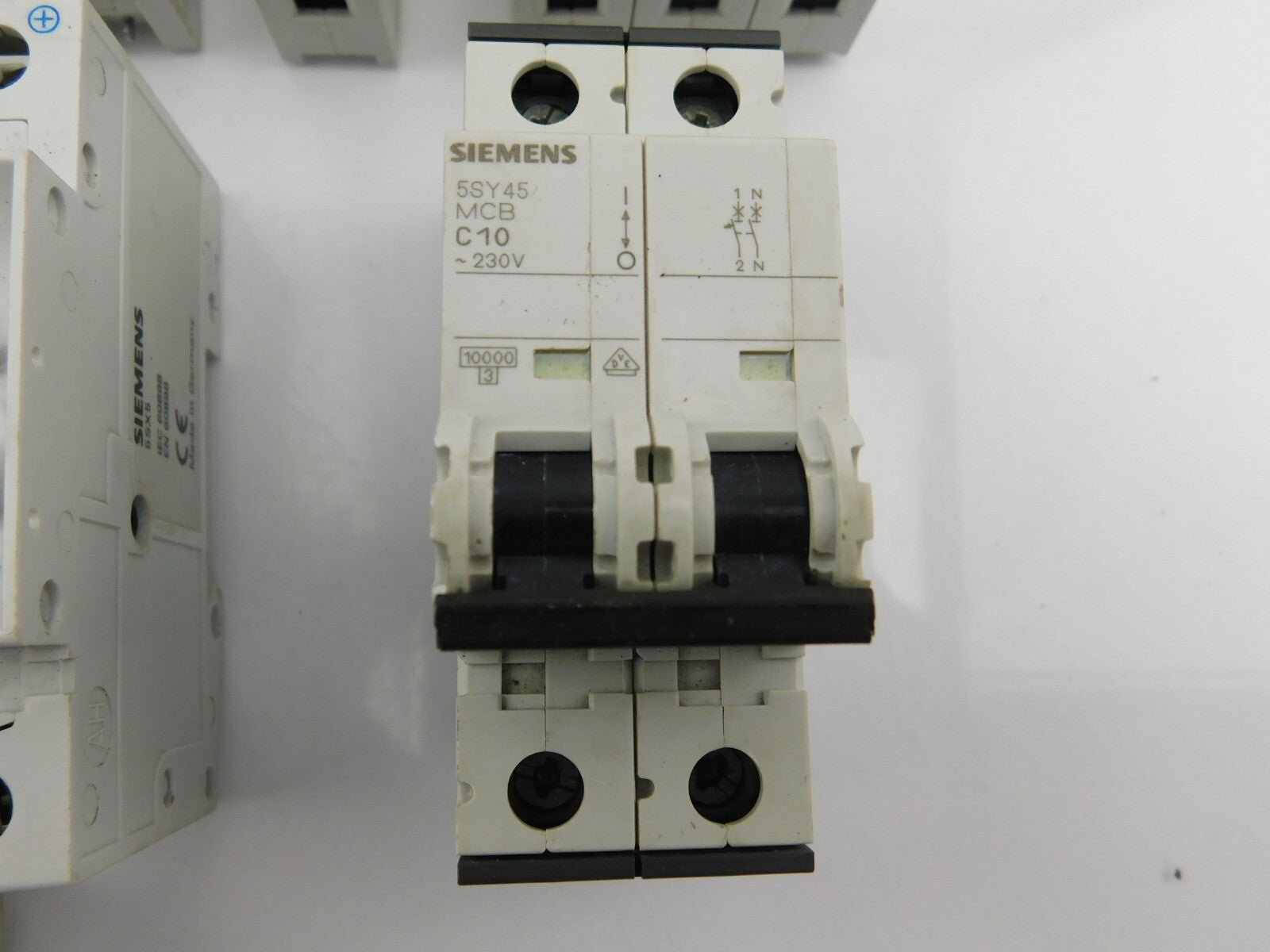 SIEMENS 5SJ63 MCB C63+ 5SX21 C1+ 5SY45 MCB C10 ...... zusammen