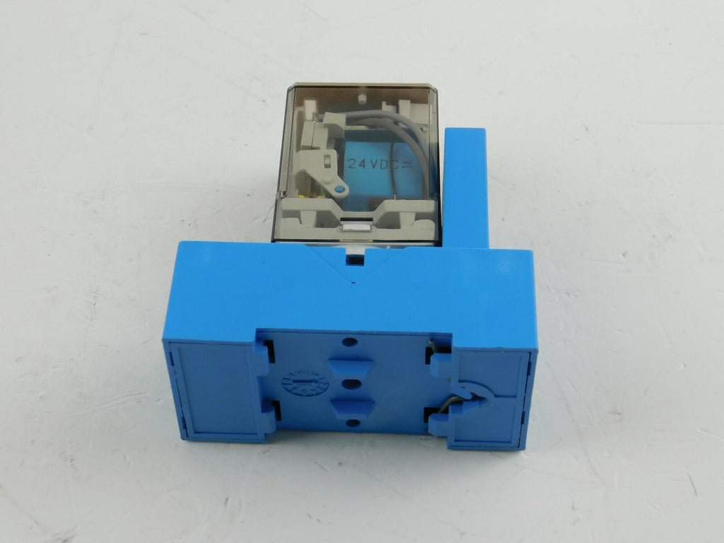 Finder Relais Type 60.13 SP 10A  + Sockel 90.72 + 99.73.9.024.99 ** 3 Stück **