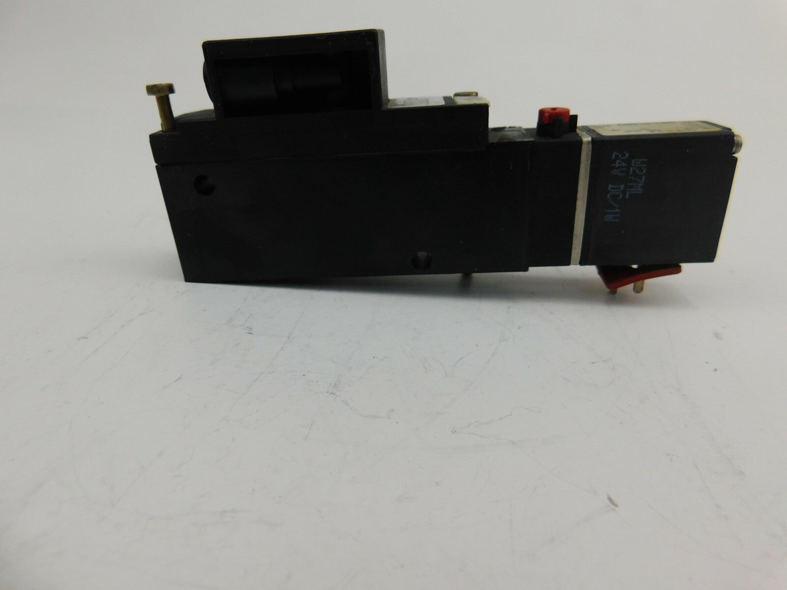 Bürkert Pneumatikventil 00132489 5470 24V 8 Bar  